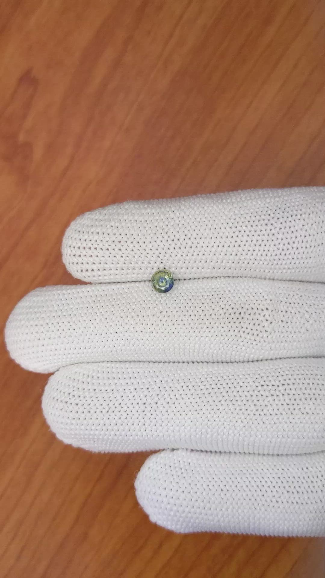 0.46 Ct. Bi Color Sapphire from Ceylon (Sri Lanka) Size Video