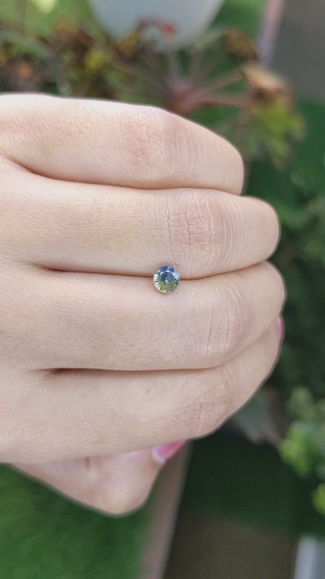 0.46 Ct. Bi Color Sapphire from Ceylon (Sri Lanka) Size Video