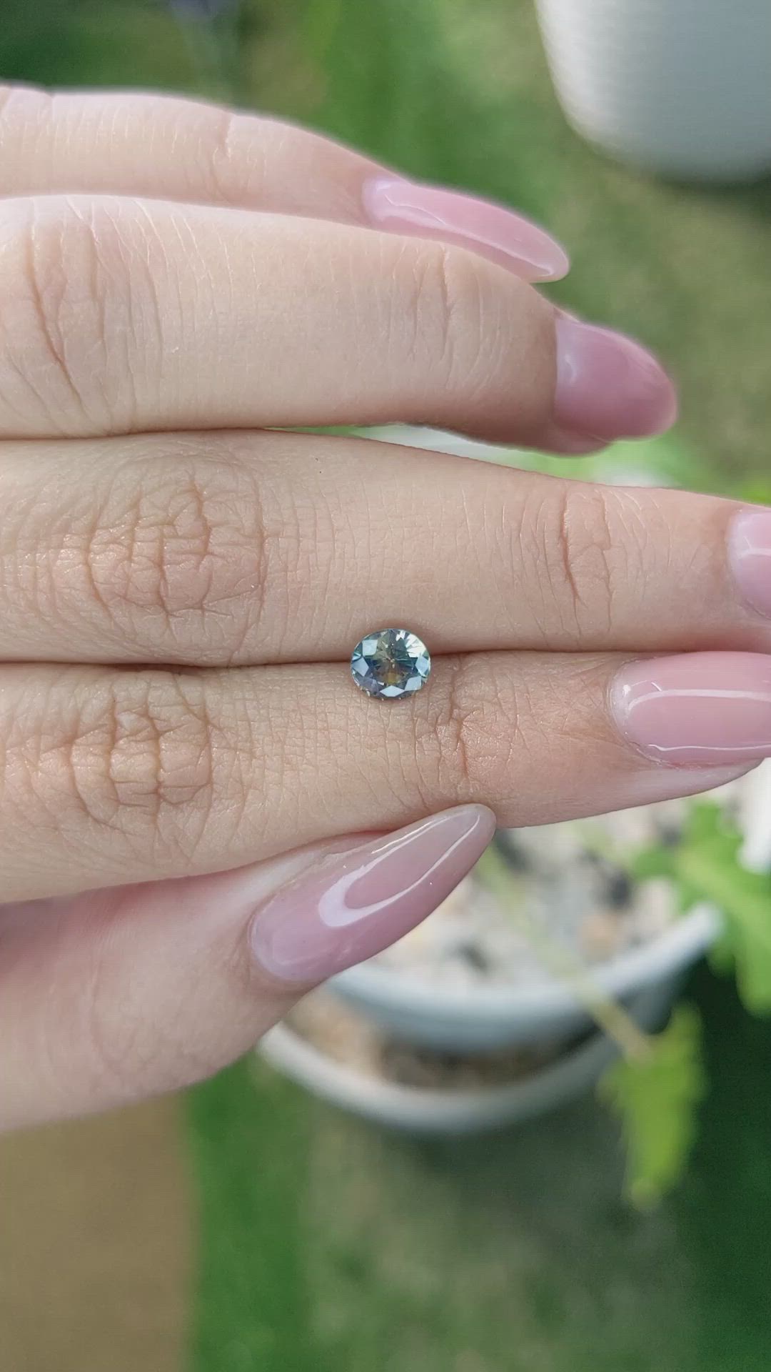 0.83 Ct. Bi Color Sapphire from Ceylon (Sri Lanka) Size Video