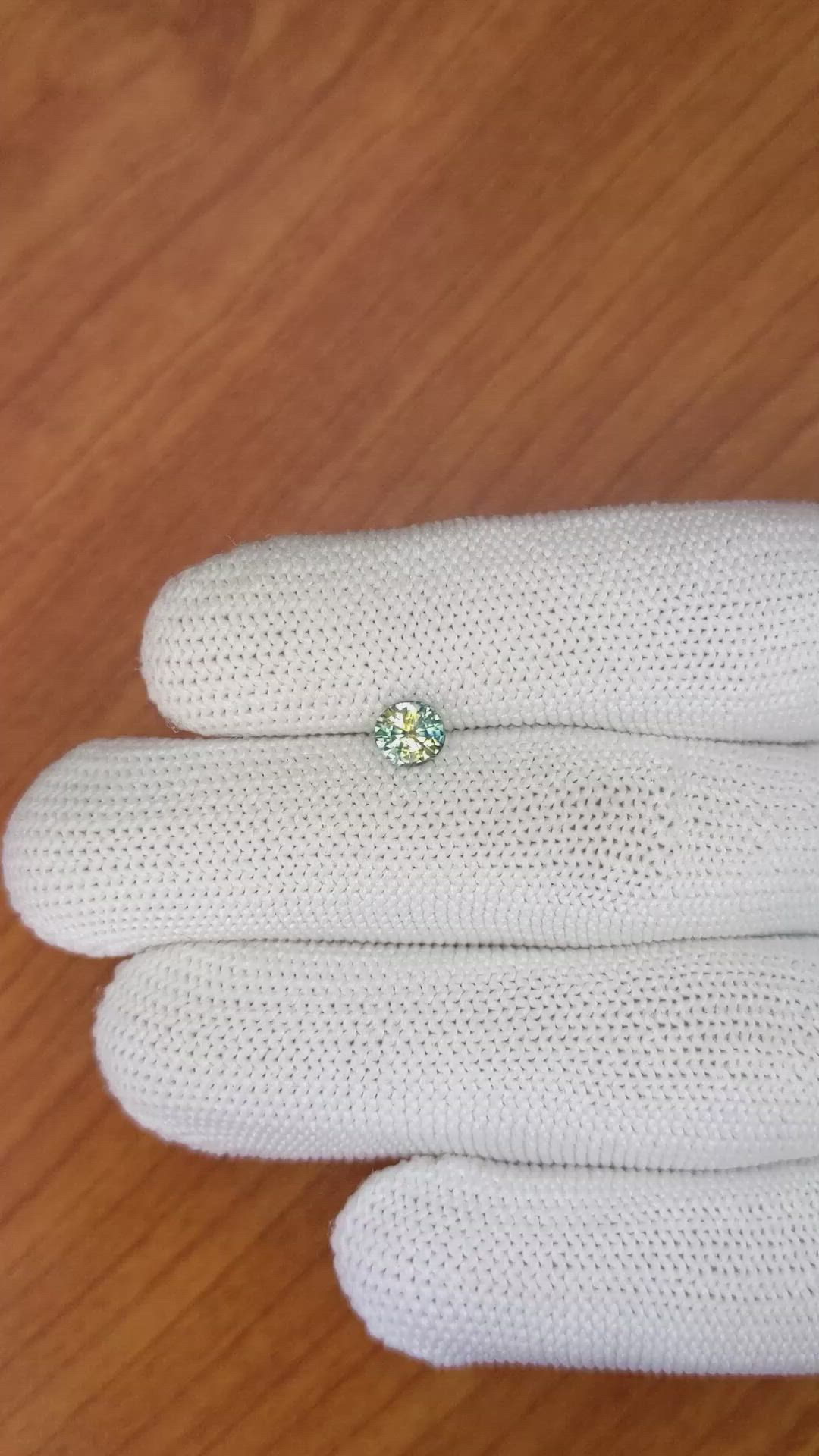0.83 Ct. Bi Color Sapphire from Ceylon (Sri Lanka) Size Video
