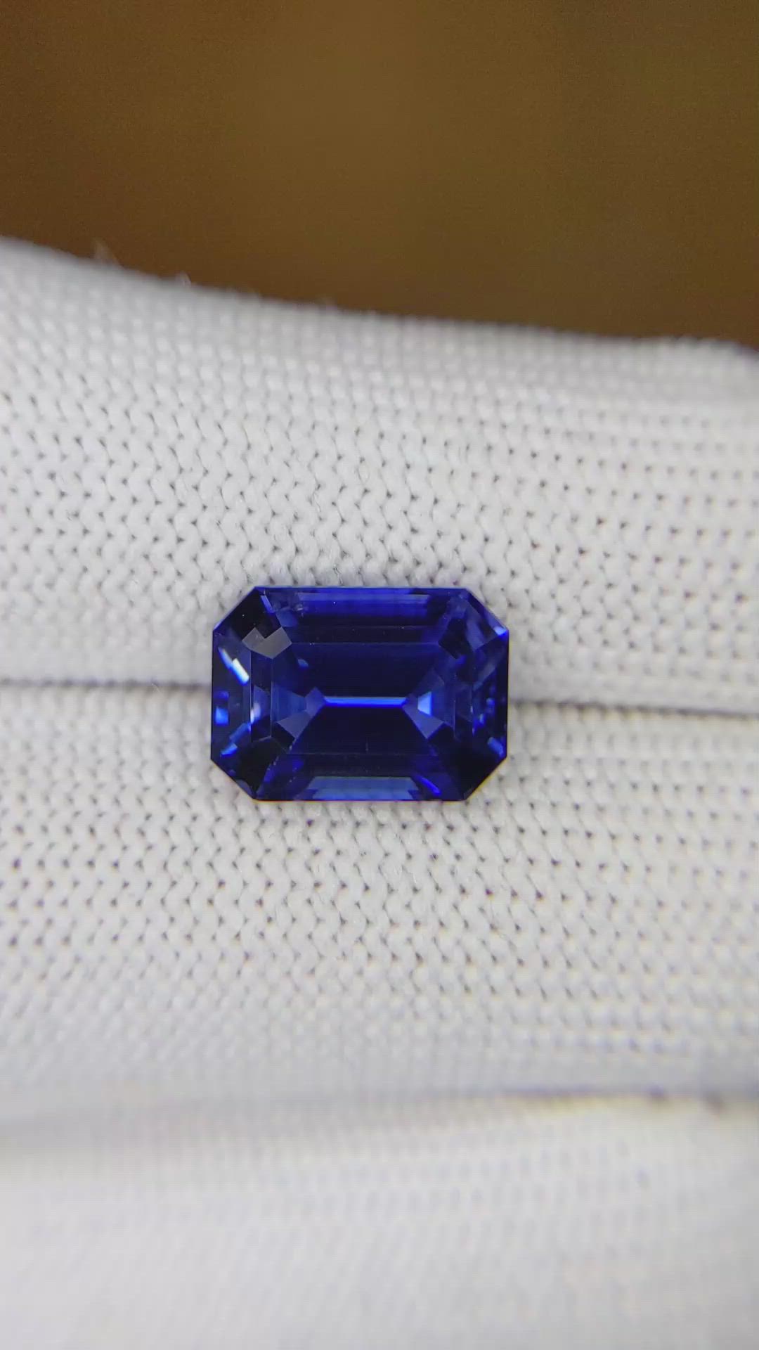 6.28 Ct. Blue Sapphire from Ceylon (Sri Lanka) Size Video