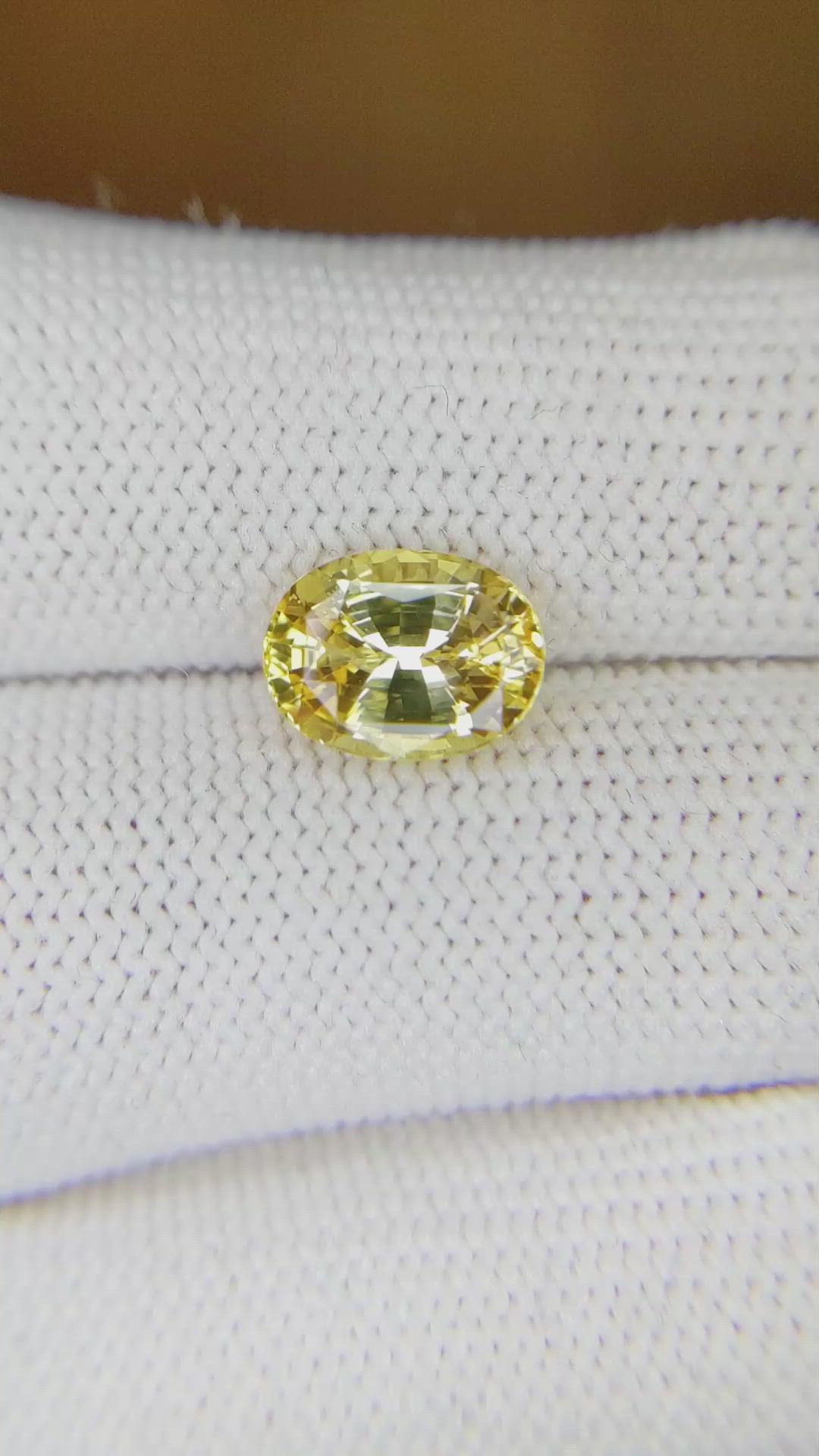 3.02 Ct. Yellow Sapphire from Ceylon (Sri Lanka) Size Video