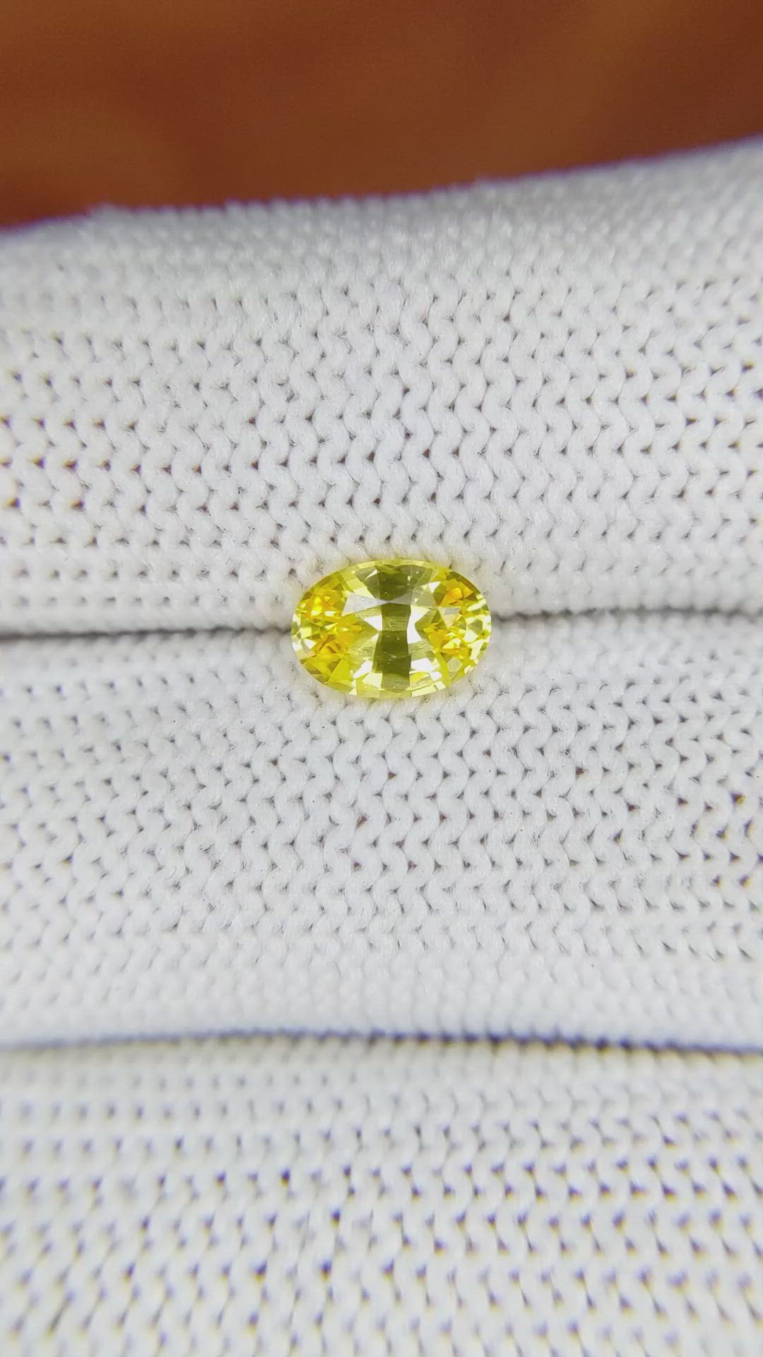 1.16 Ct. Yellow Sapphire from Ceylon (Sri Lanka) Size Video