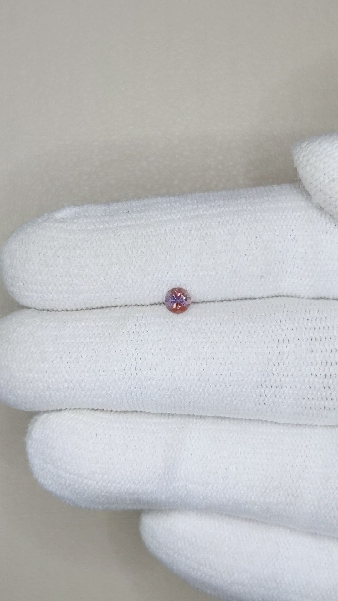 0.21 Ct. Bi Color Sapphire from Montana Size Video