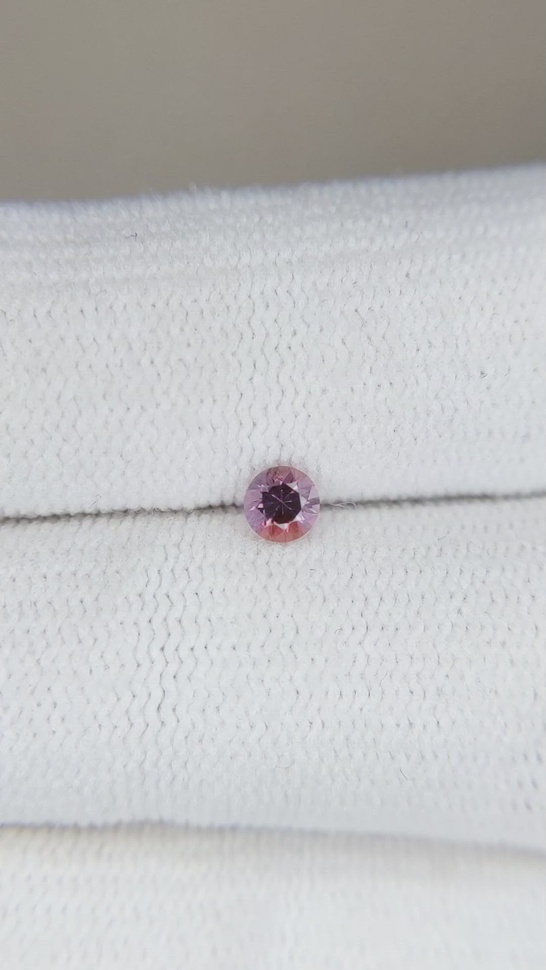 0.21 Ct. Bi Color Sapphire from Montana Size Video
