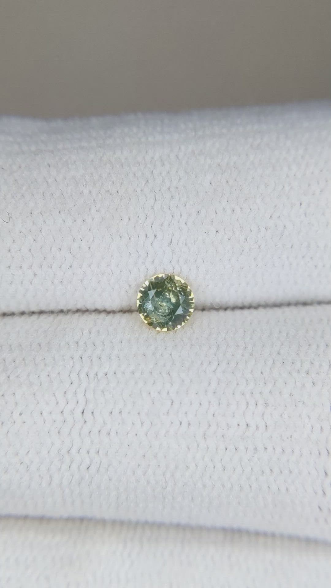 0.26 Ct. Bi Color Sapphire from Montana Size Video