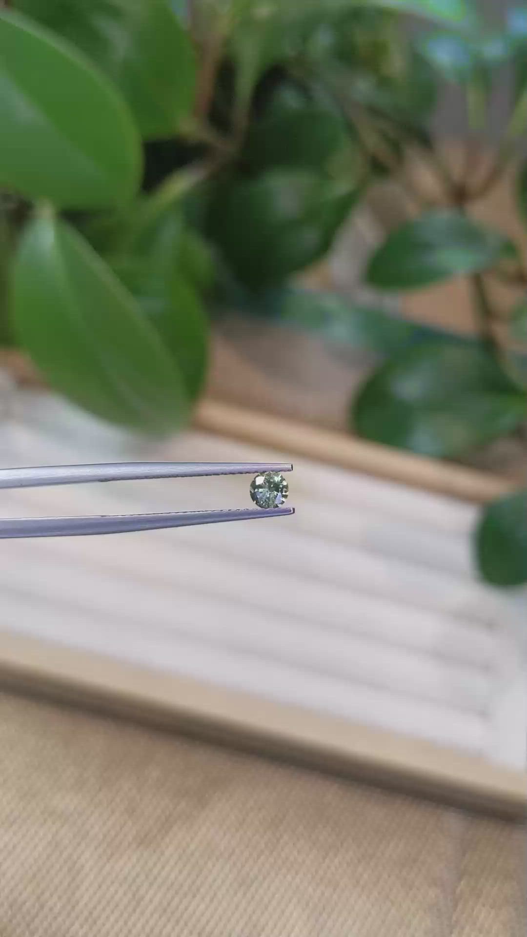 0.26 Ct. Bi Color Sapphire from Montana Size Video