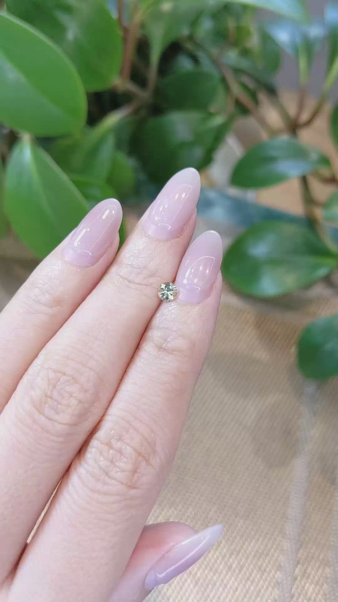 0.29 Ct. Bi Color Sapphire from Montana Size Video