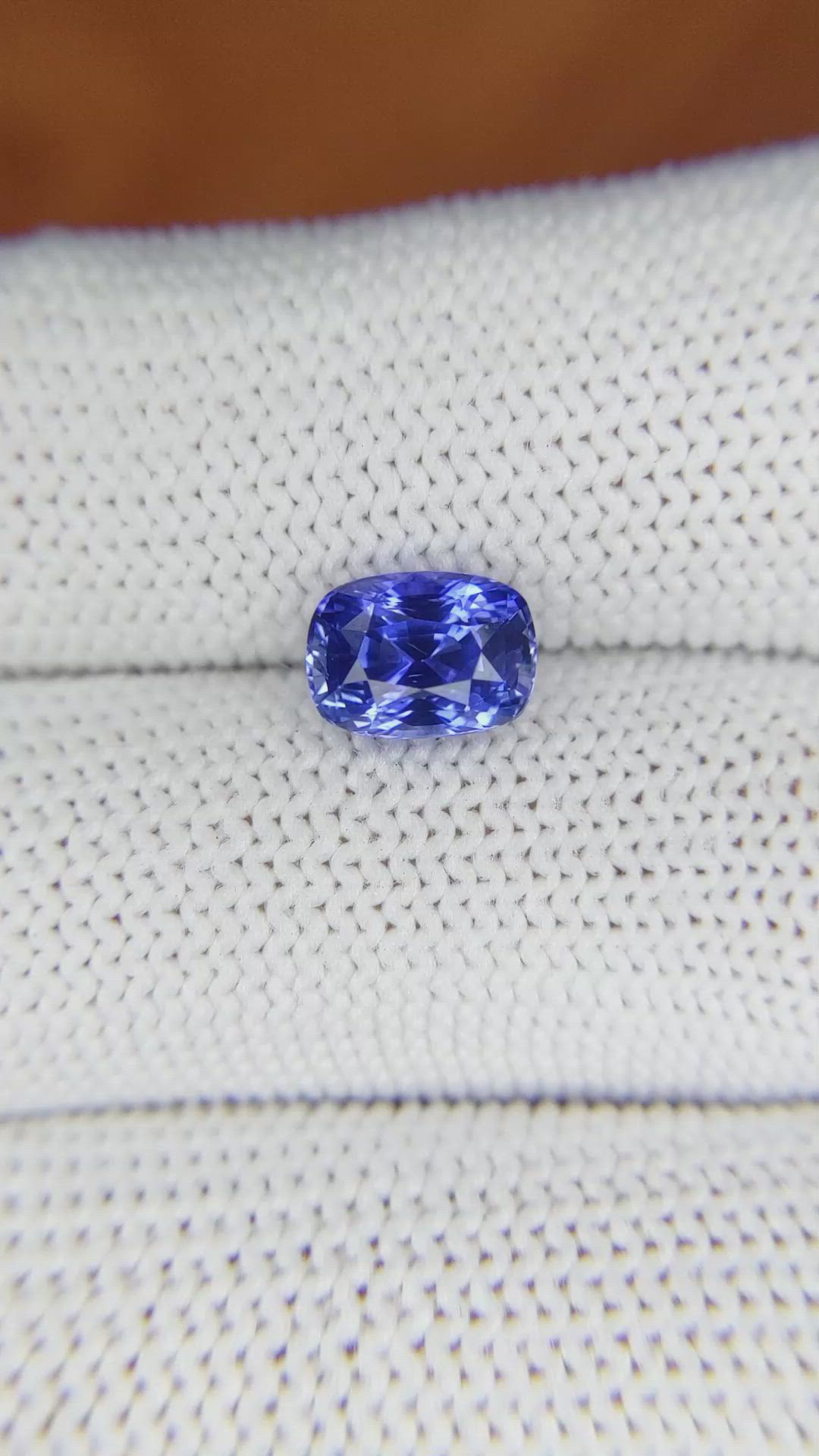2.34 Ct. Blue Sapphire from Ceylon (Sri Lanka) Size Video