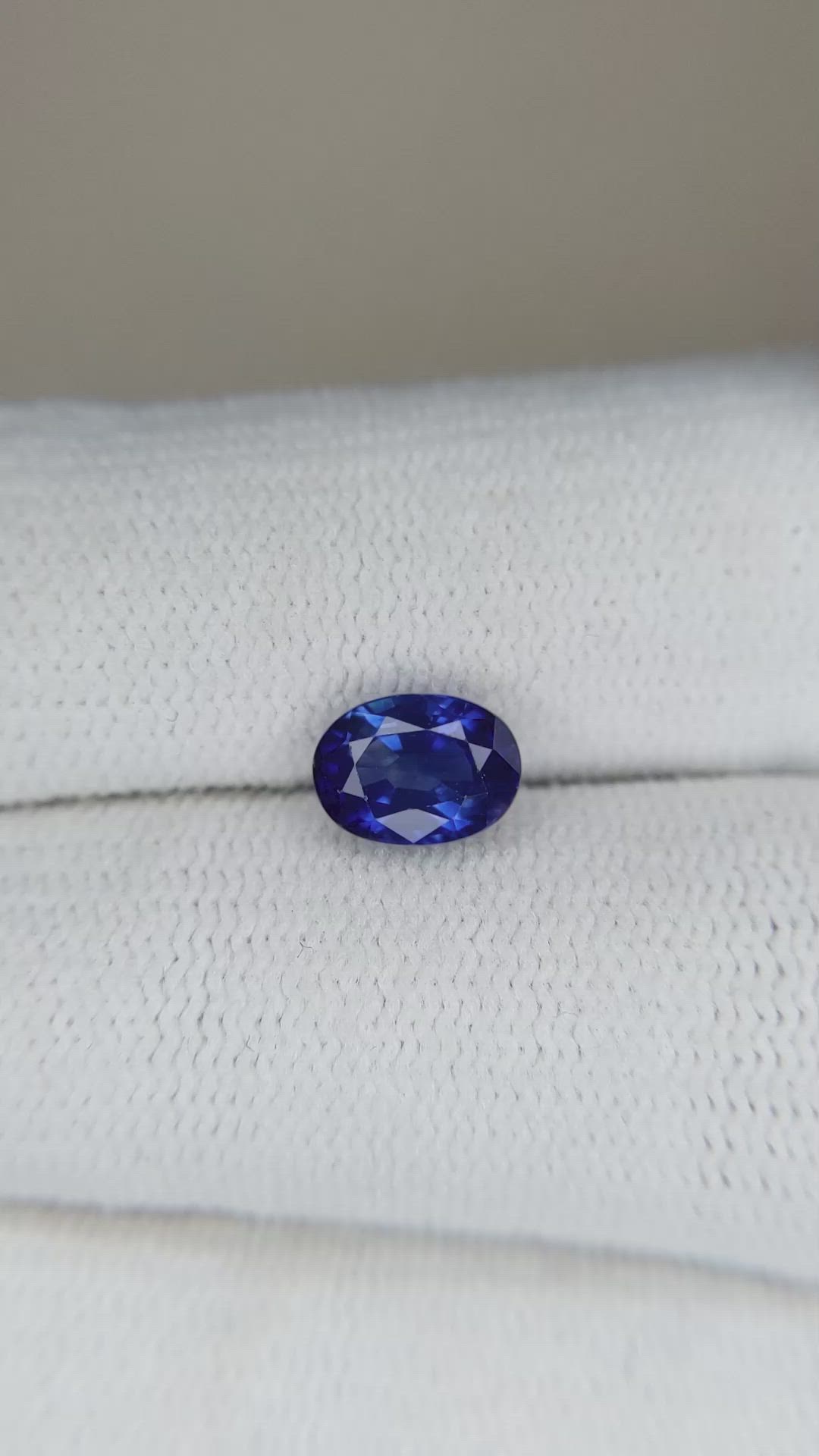 1.38 Ct. Blue Sapphire from Ceylon (Sri Lanka) Size Video