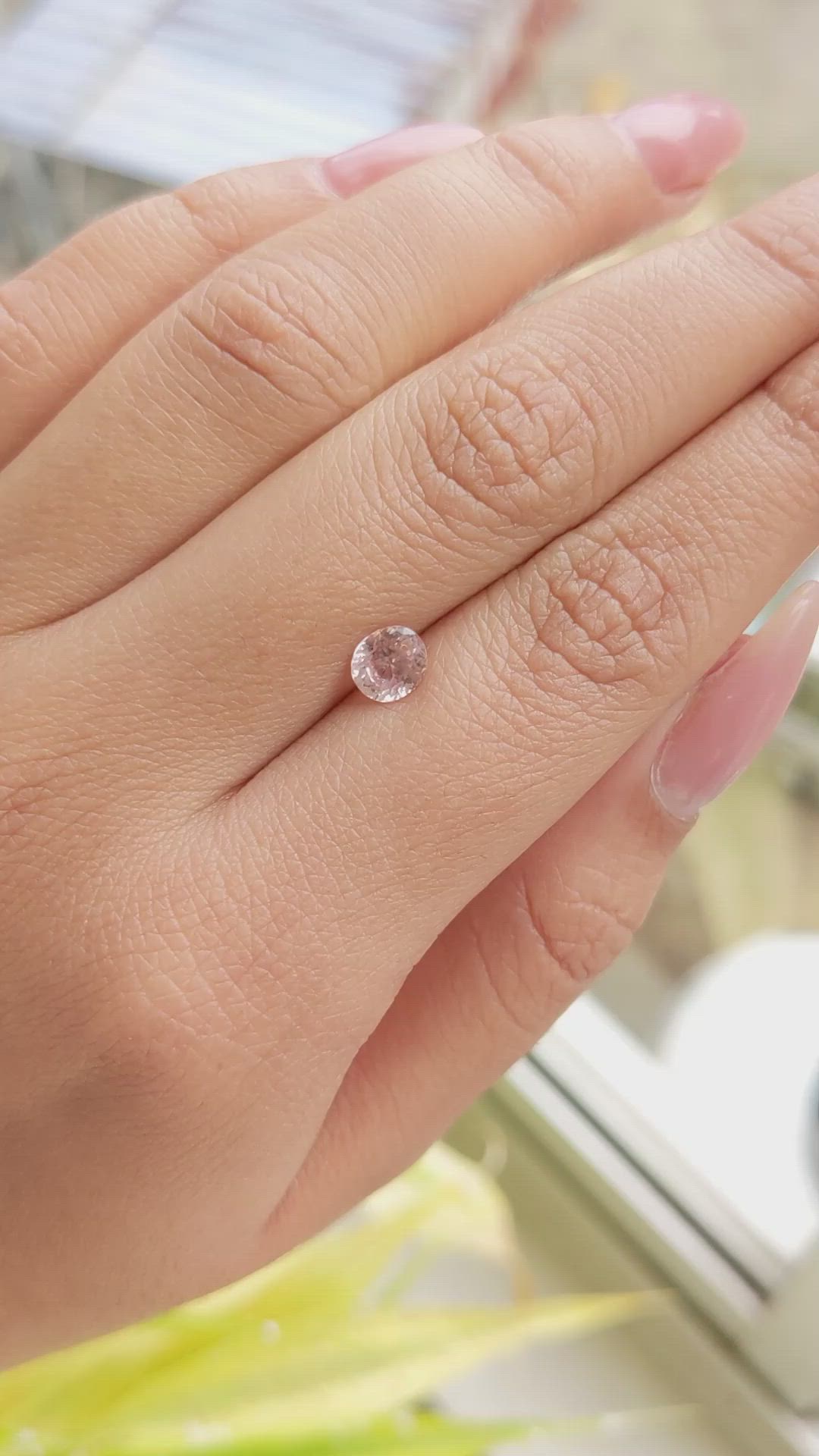 0.90 Ct. Padparadscha Sapphire from Ceylon (Sri Lanka) Size Video