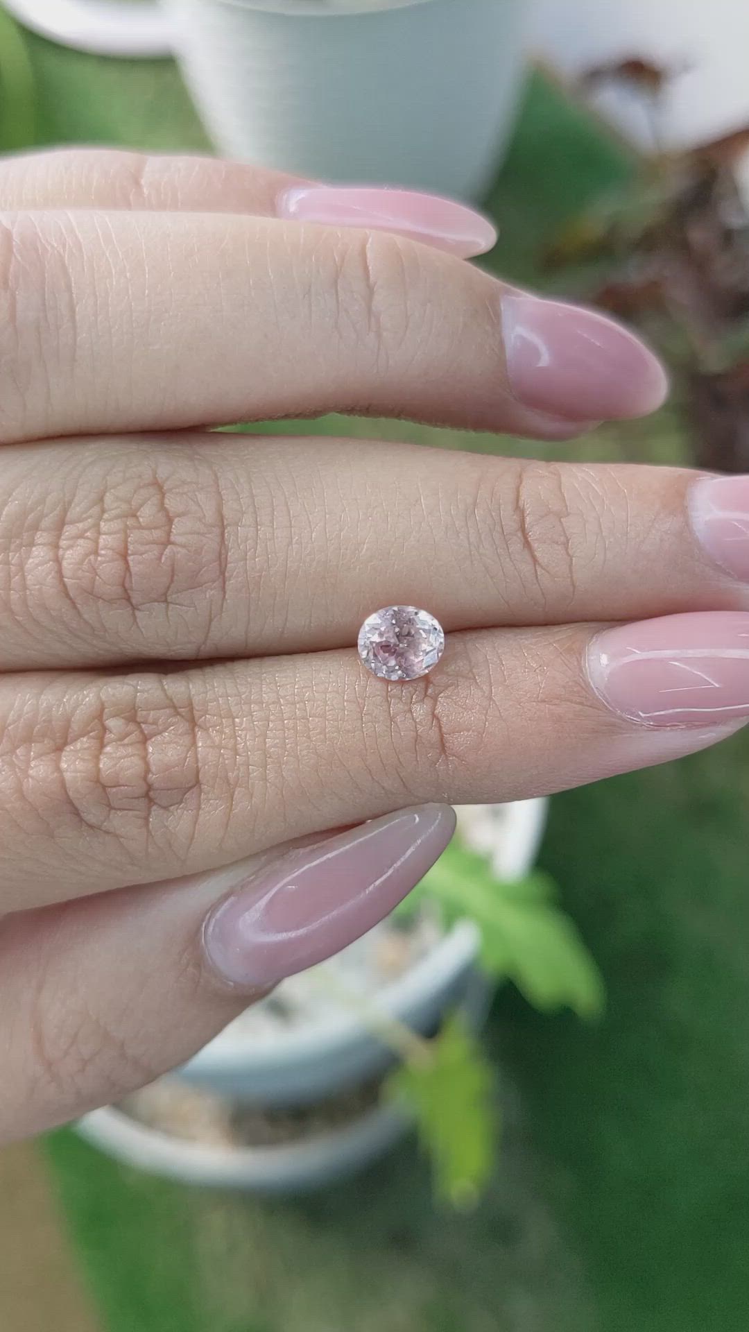 0.90 Ct. Padparadscha Sapphire from Ceylon (Sri Lanka) Size Video