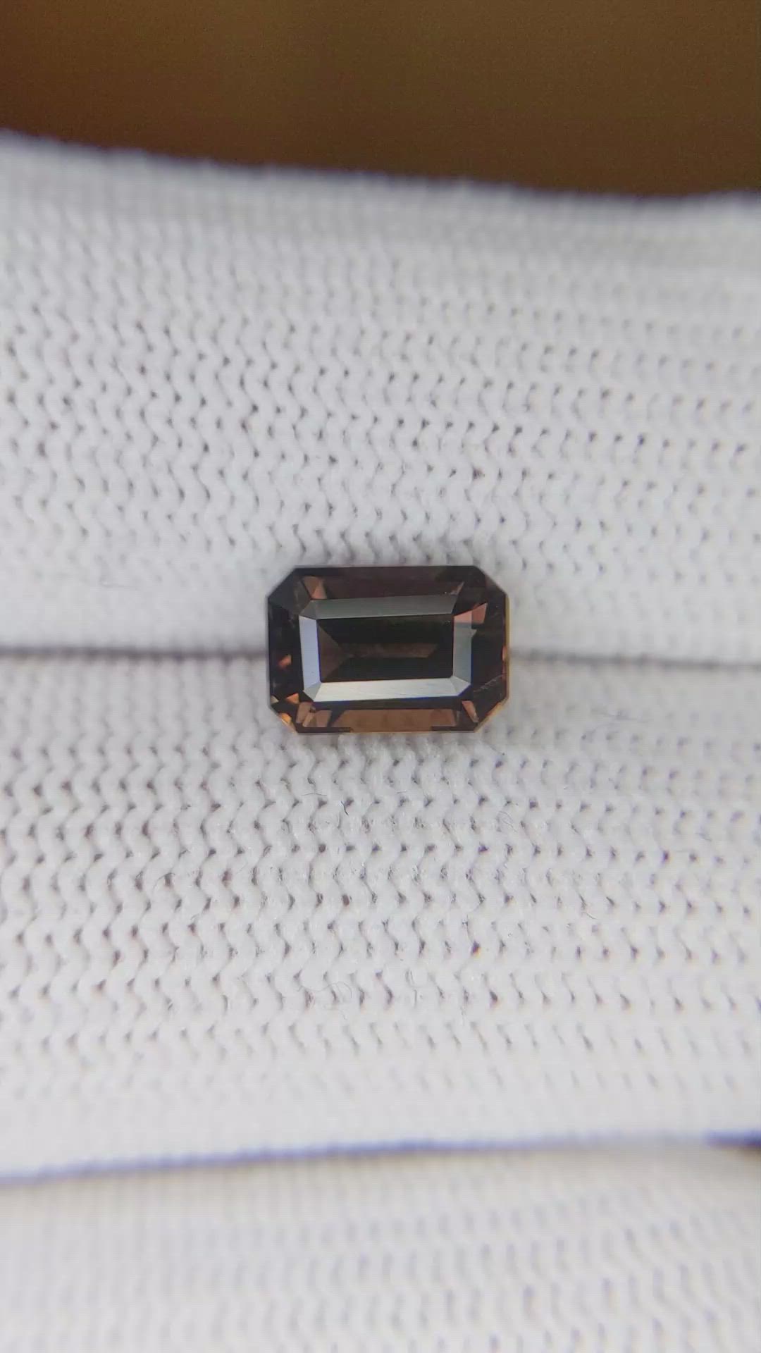 1.68 Ct. Brown Sapphire from Ceylon (Sri Lanka) Size Video