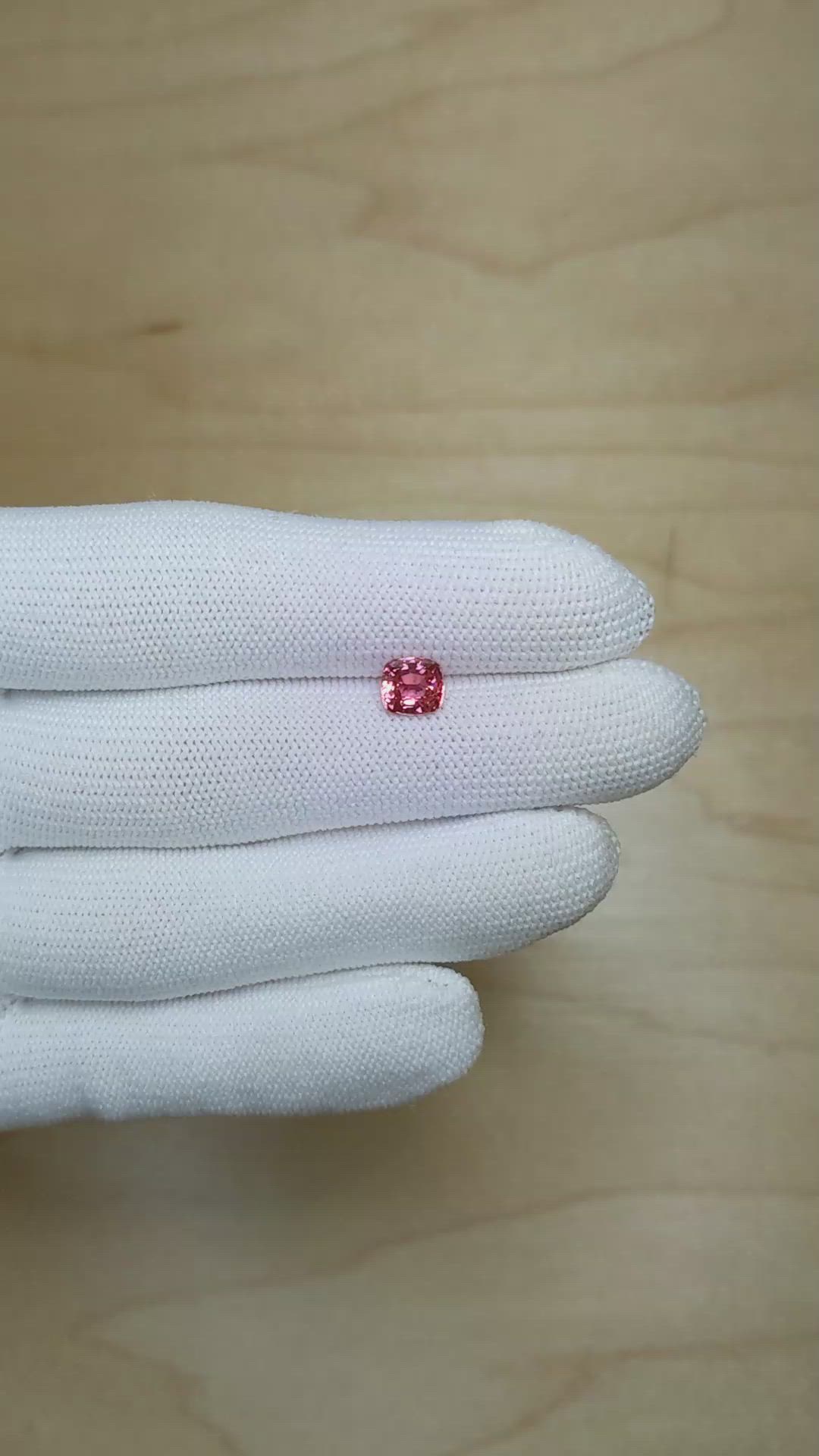 1.37 Ct. Padparadscha Sapphire from Ceylon (Sri Lanka) Size Video