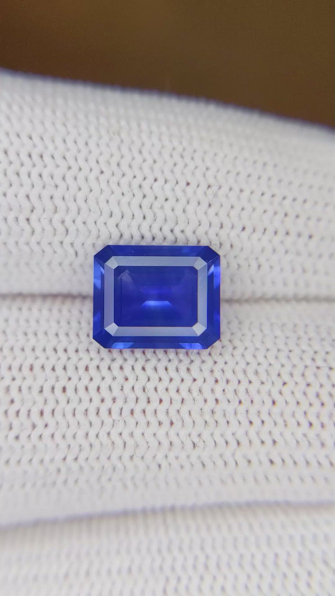 3.30 Ct. Blue Sapphire from Ceylon (Sri Lanka) Size Video