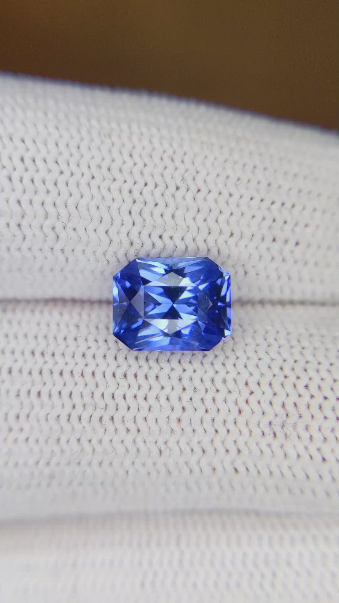 2.86 Ct. Blue Sapphire from Ceylon (Sri Lanka) Size Video