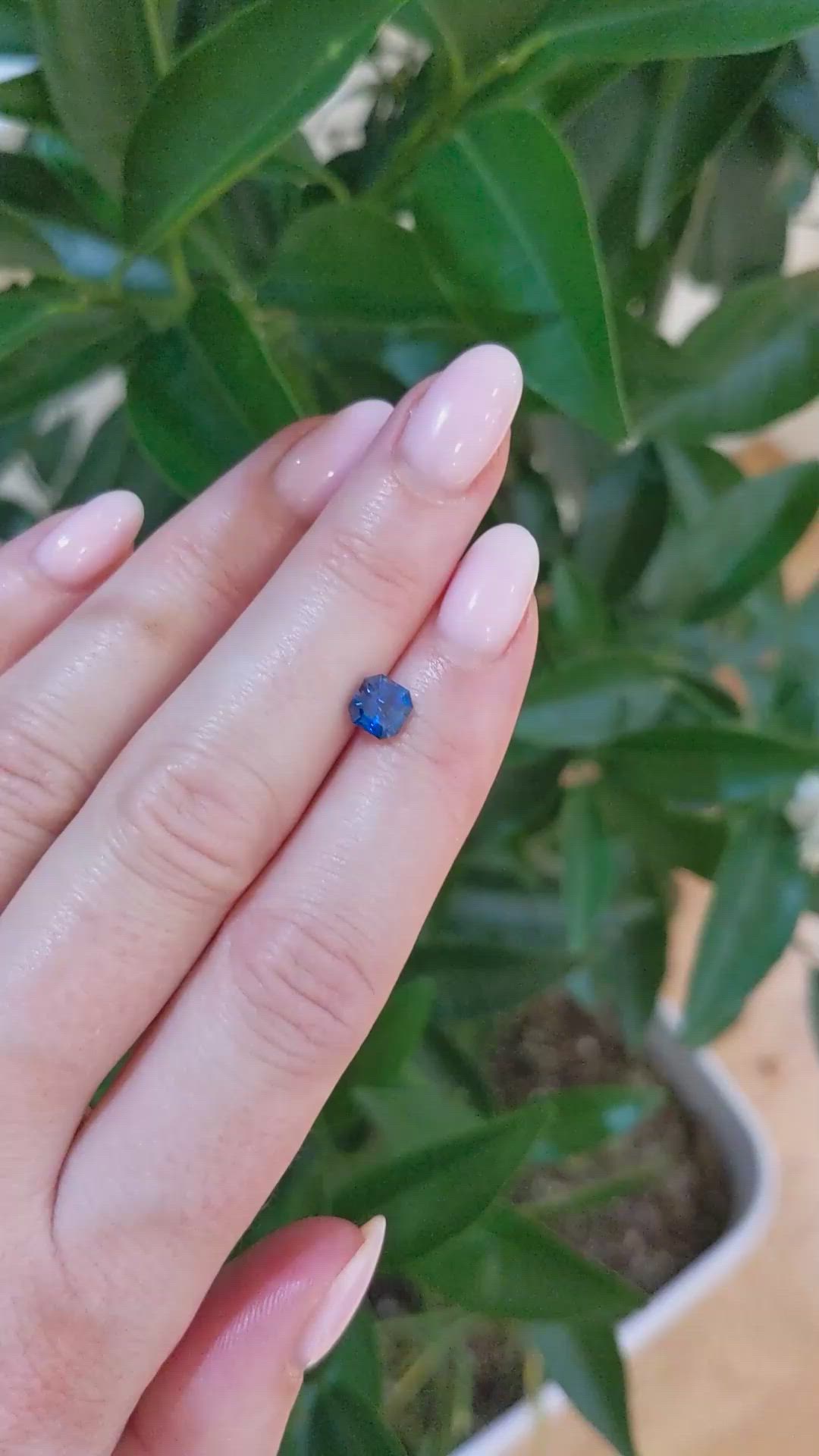 1.03 Ct. Blue Sapphire from Ceylon (Sri Lanka) Size Video