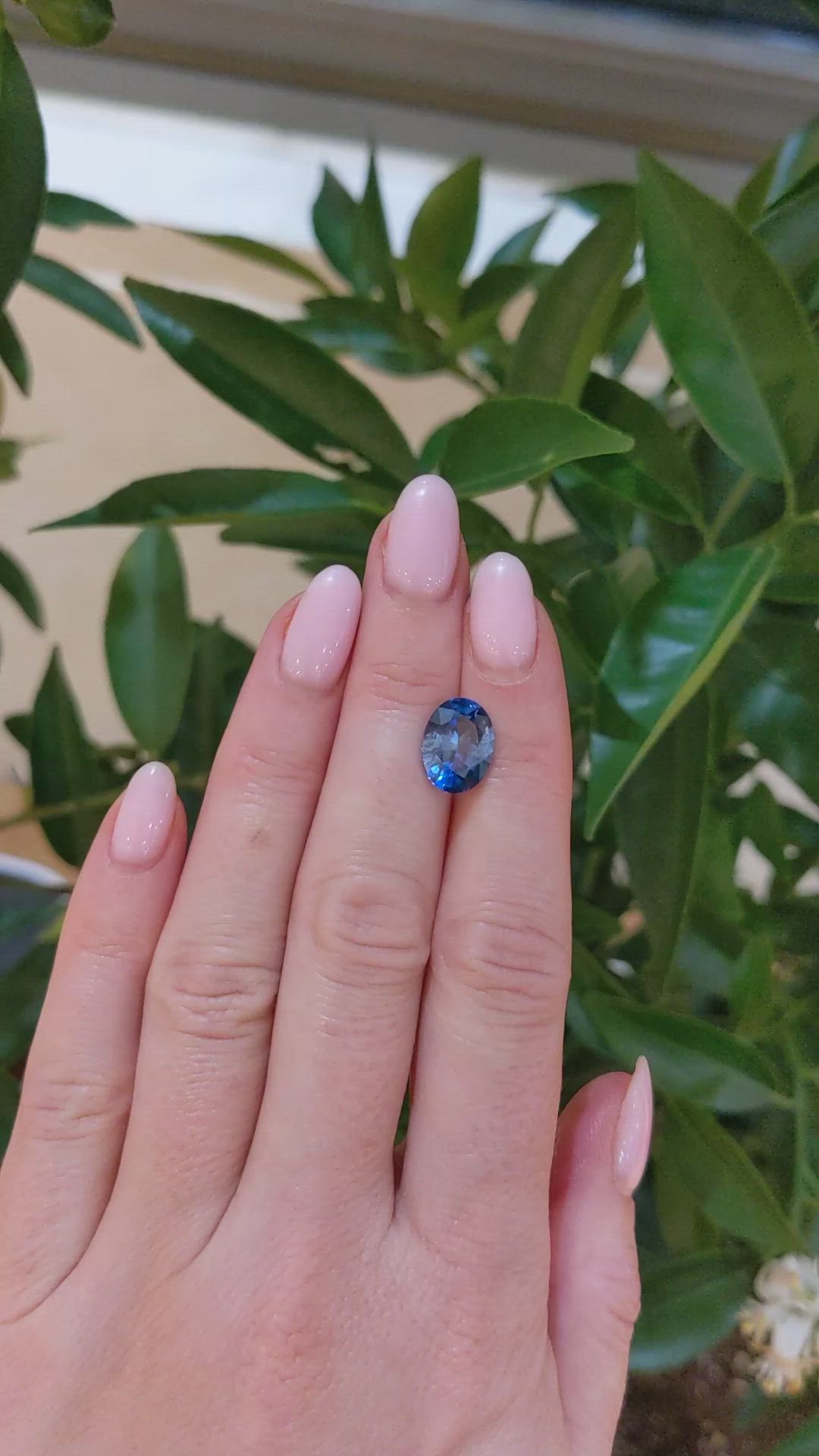 4.23 Ct. Blue Sapphire from Ceylon (Sri Lanka) Size Video