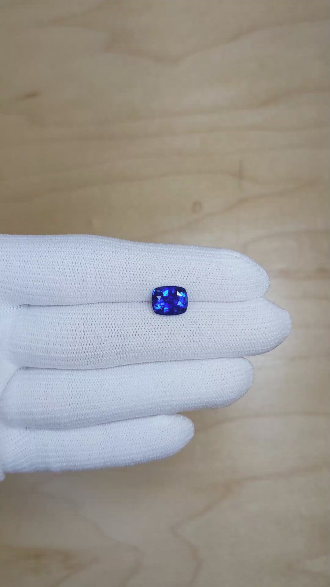 3.06 Ct. Blue Sapphire from Ceylon (Sri Lanka) Size Video
