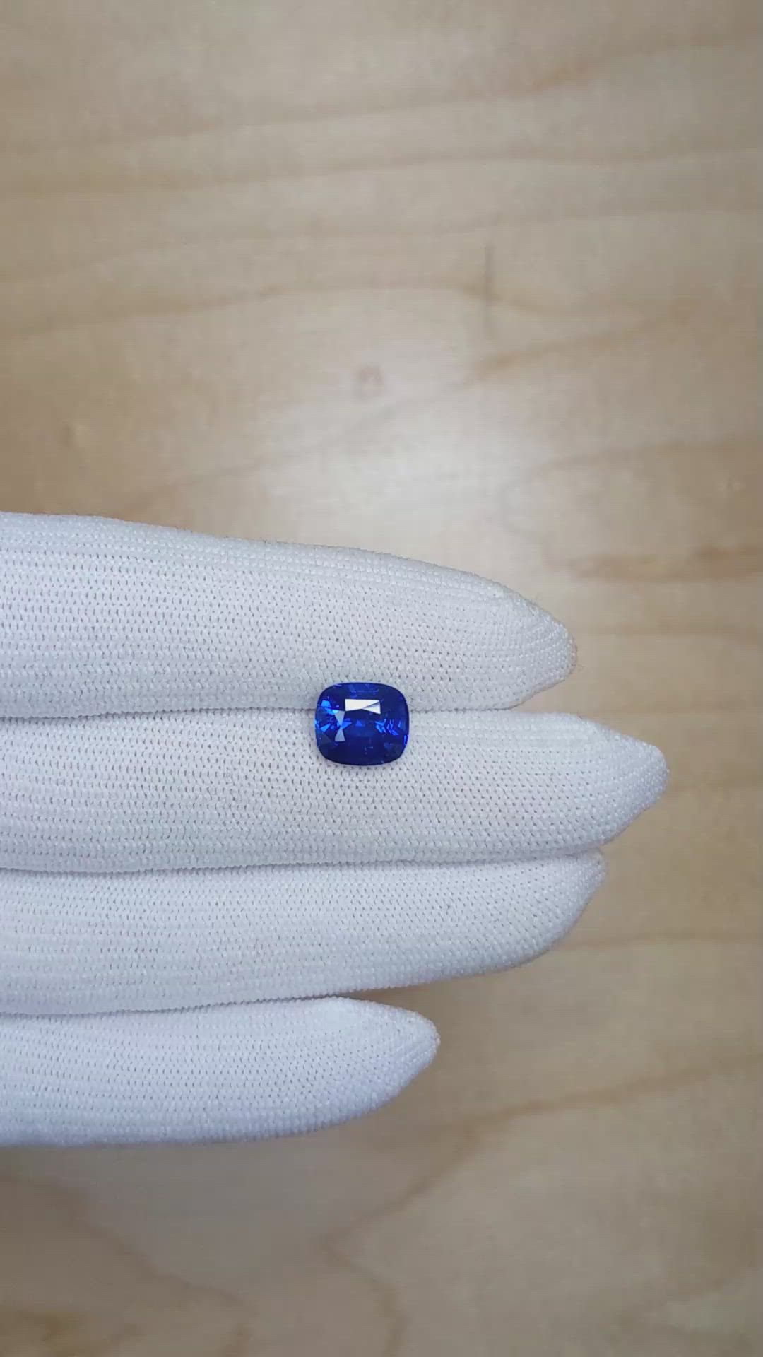 4.02 Ct. Blue Sapphire from Ceylon (Sri Lanka) Size Video