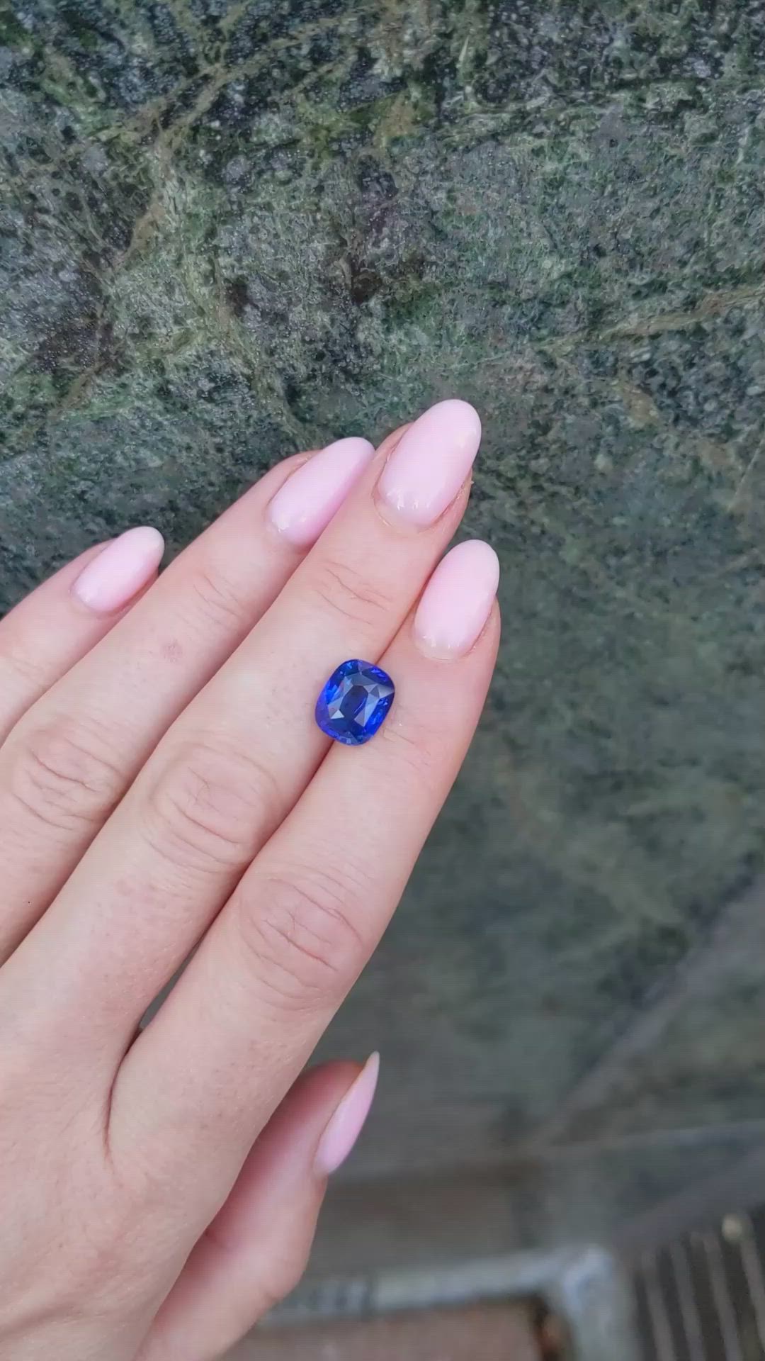 4.06 Ct. Blue Sapphire from Ceylon (Sri Lanka) Size Video