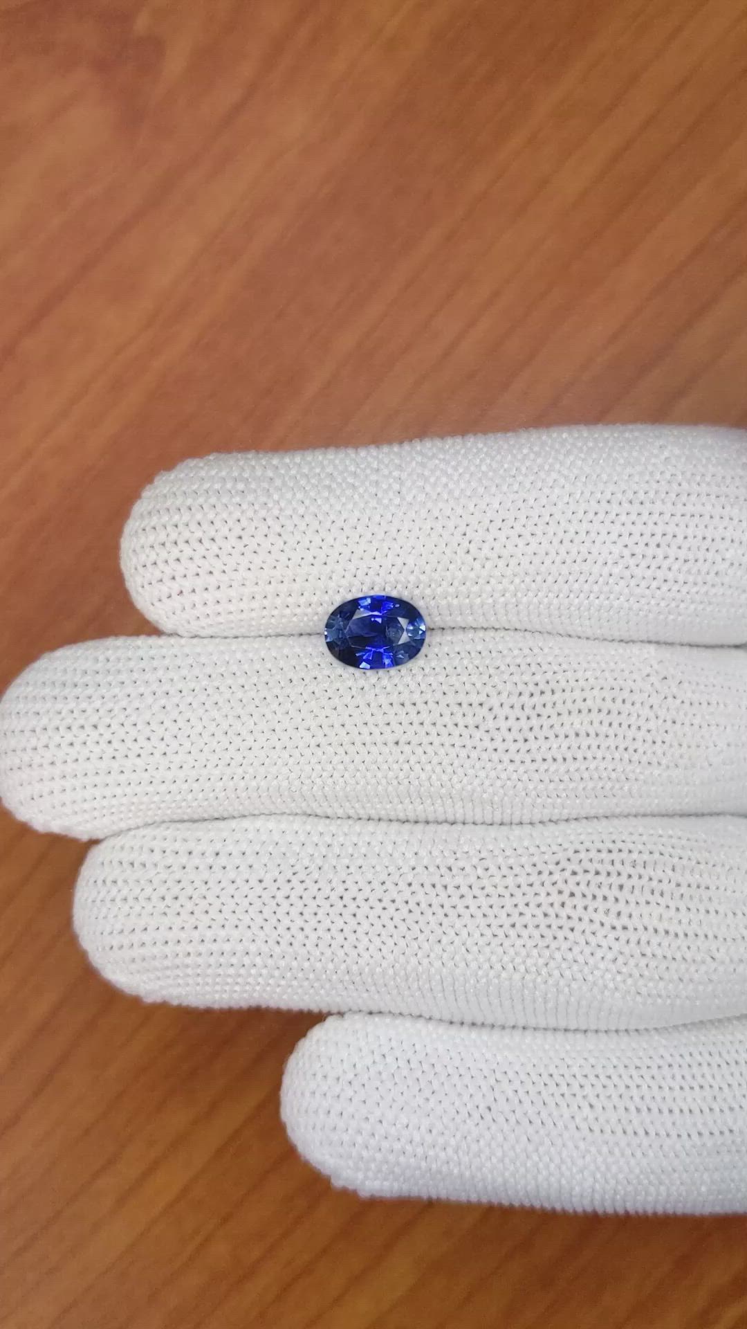1.57 Ct. Blue Sapphire from Ceylon (Sri Lanka) Size Video