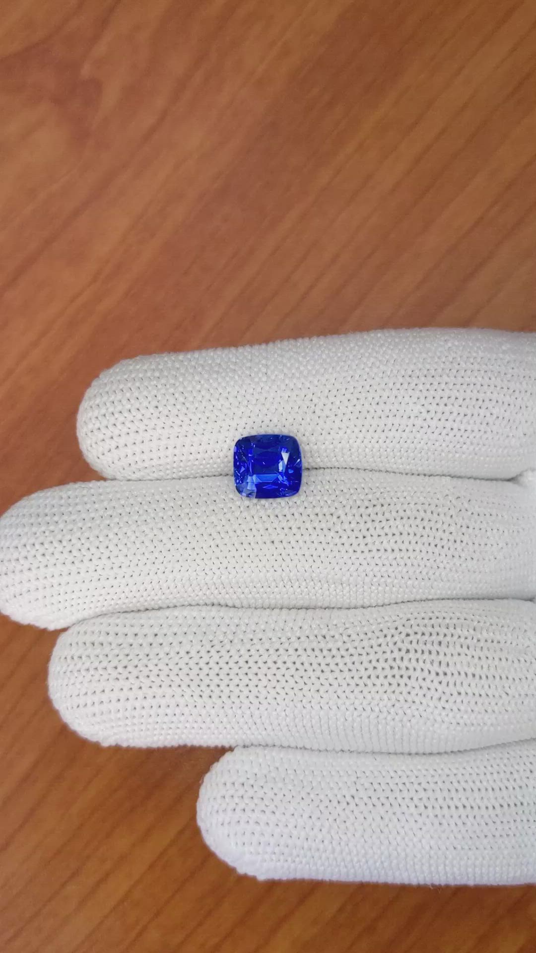3.53 Ct. Blue Sapphire from Ceylon (Sri Lanka) Size Video