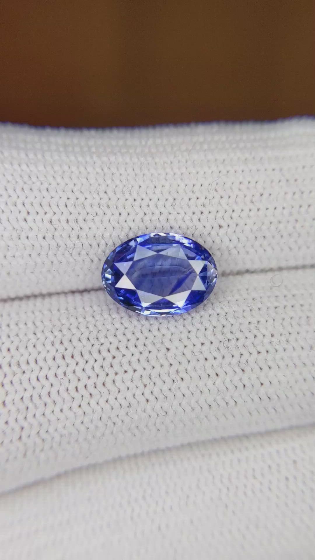 3.35 Ct. Blue Sapphire from Ceylon (Sri Lanka) Size Video