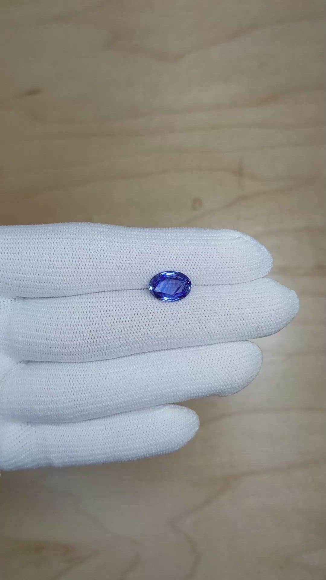 3.35 Ct. Blue Sapphire from Ceylon (Sri Lanka) Size Video