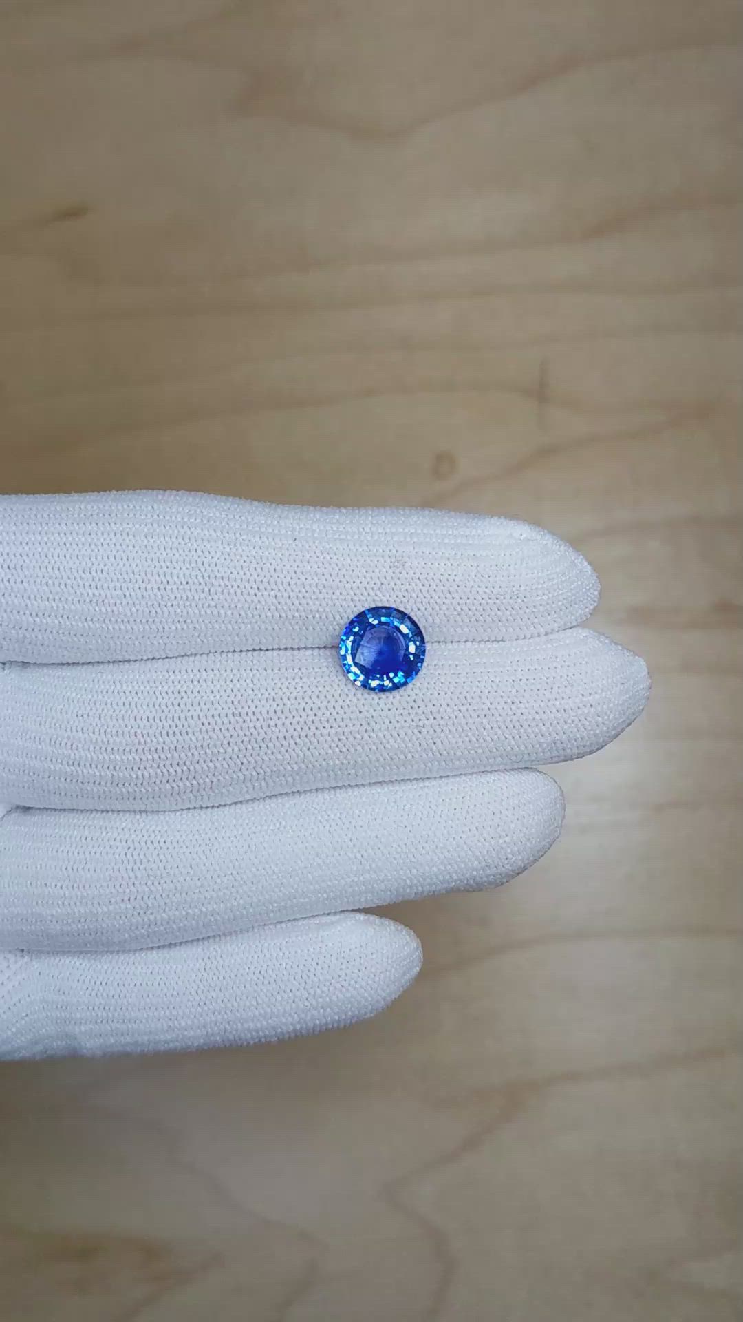 3.37 Ct. Blue Sapphire from Ceylon (Sri Lanka) Size Video
