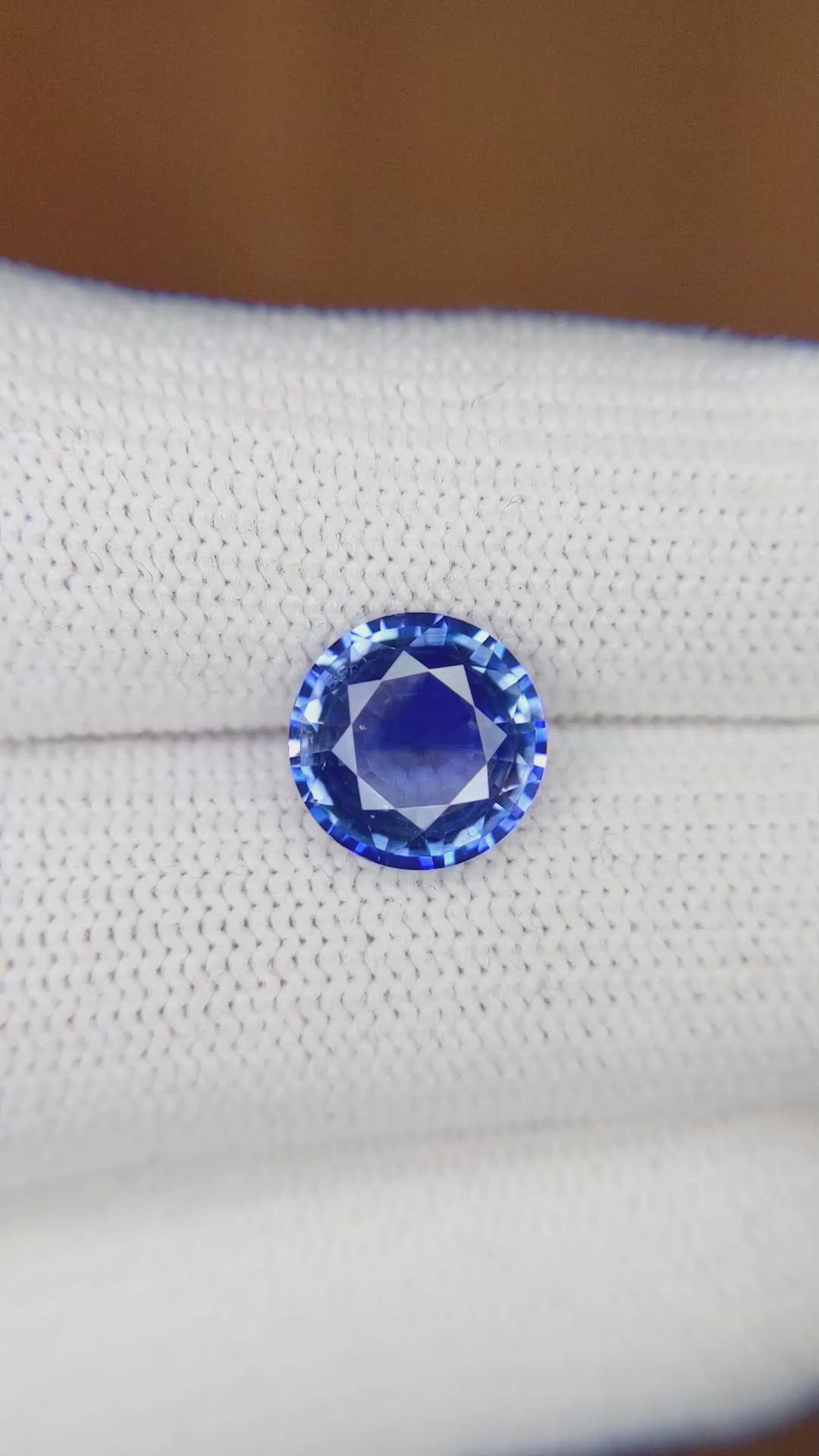 3.37 Ct. Blue Sapphire from Ceylon (Sri Lanka) Size Video