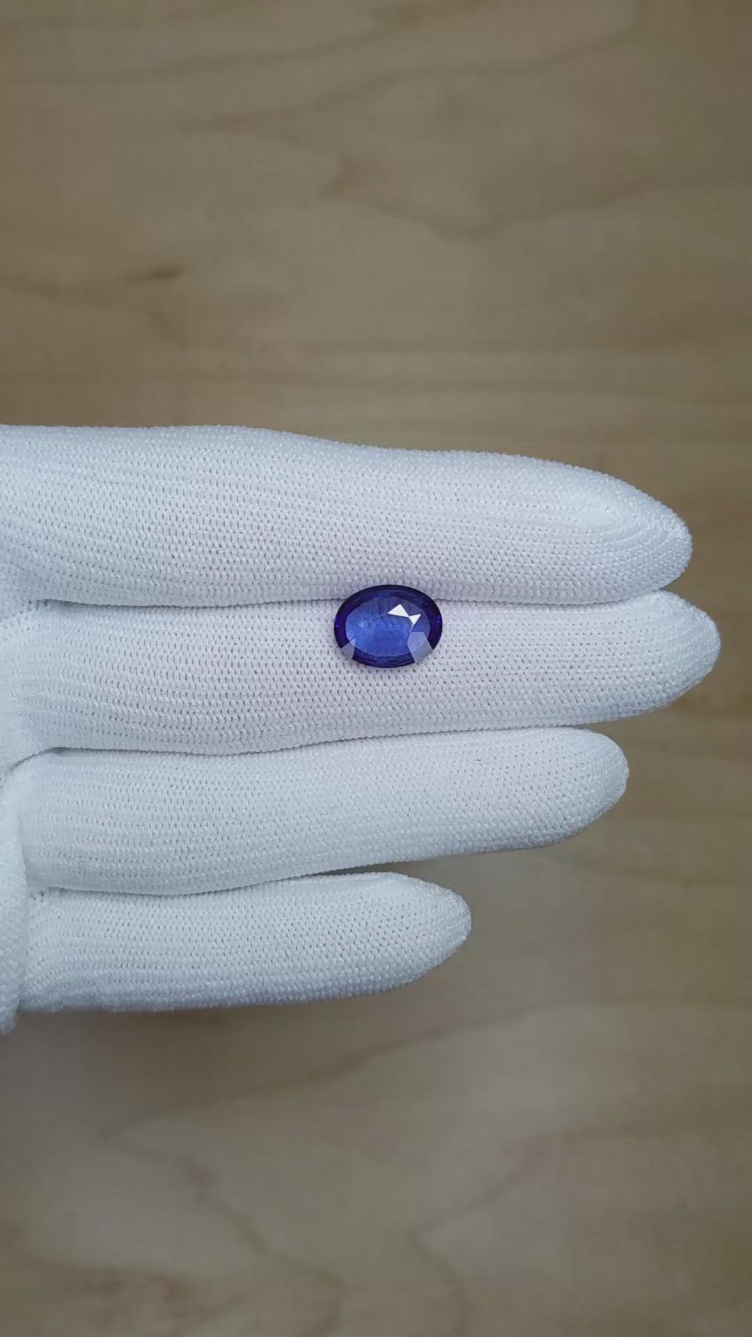 3.59 Ct. Blue Sapphire from Ceylon (Sri Lanka) Size Video