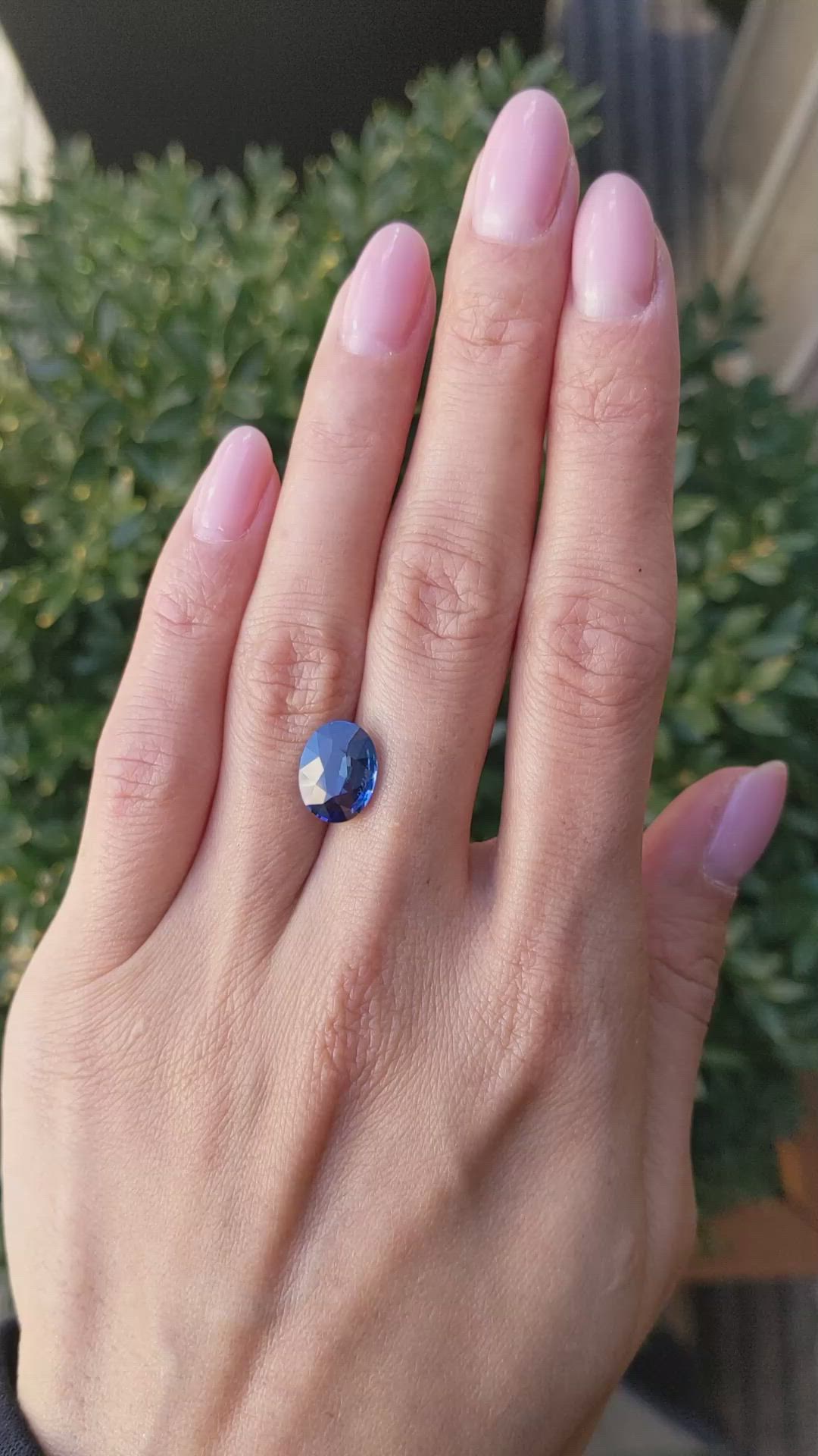 3.59 Ct. Blue Sapphire from Ceylon (Sri Lanka) Size Video