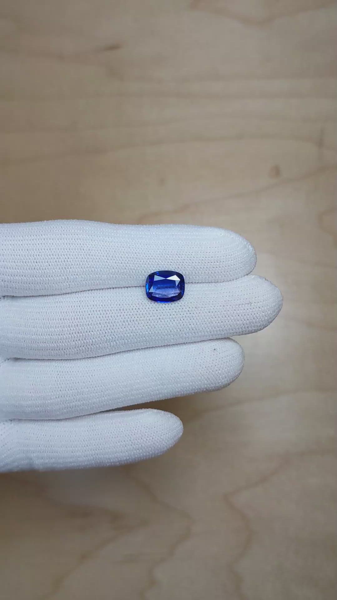 3.38 Ct. Blue Sapphire from Ceylon (Sri Lanka) Size Video