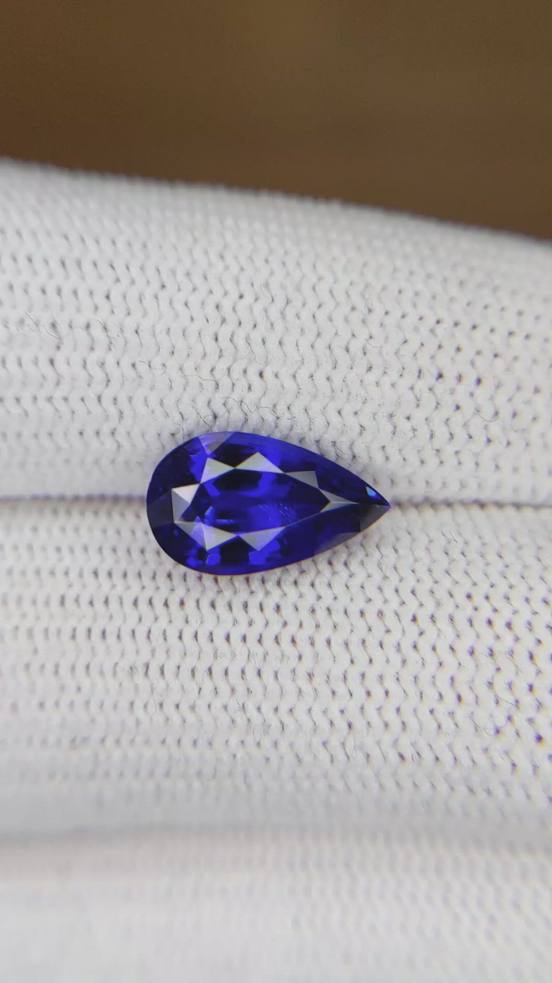 3.29 Ct. Blue Sapphire from Ceylon (Sri Lanka) Size Video