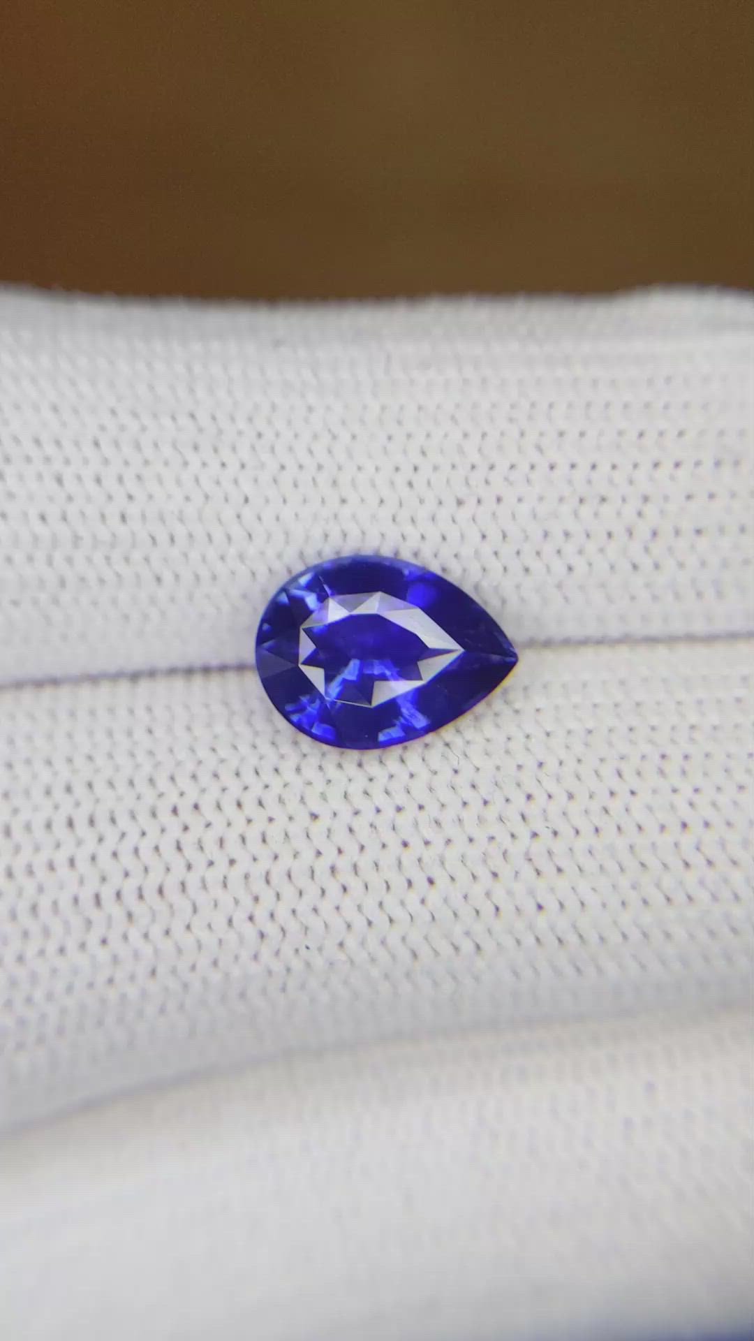 3.05 Ct. Blue Sapphire from Ceylon (Sri Lanka) Size Video