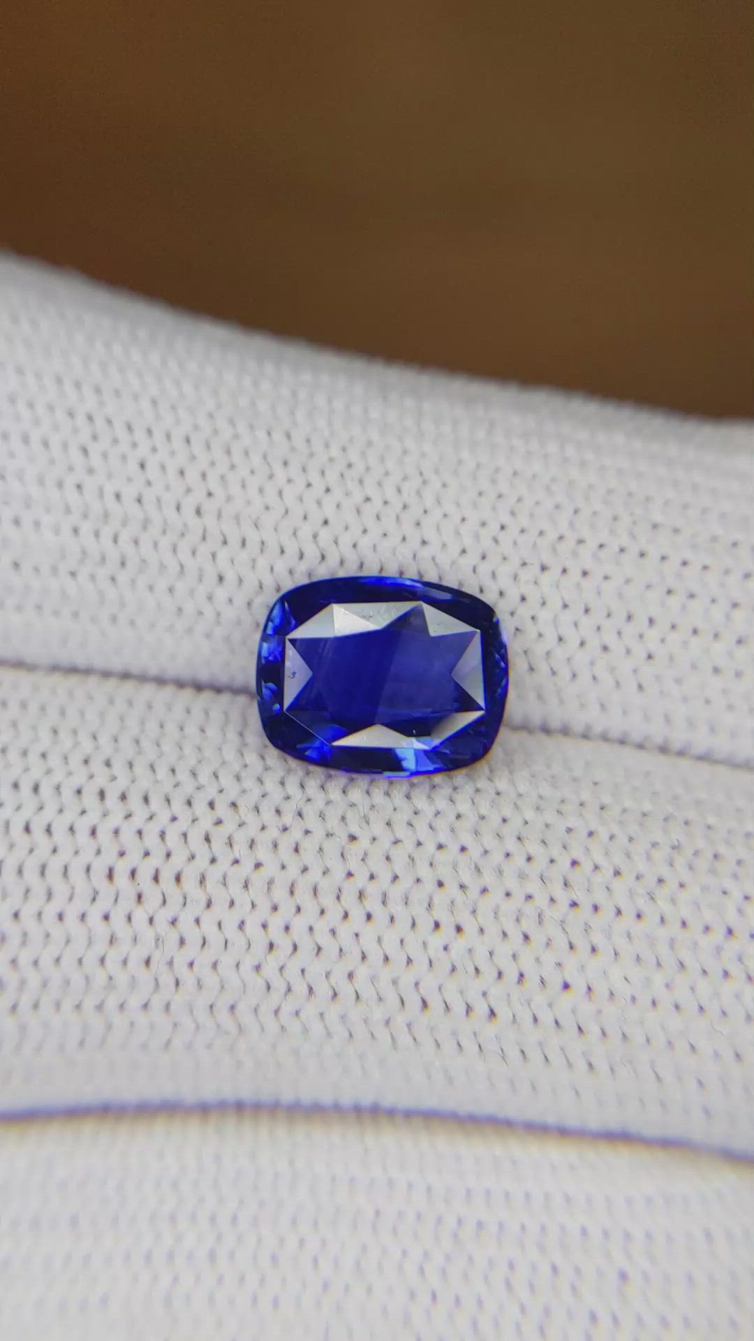 3.48 Ct. Blue Sapphire from Ceylon (Sri Lanka) Size Video
