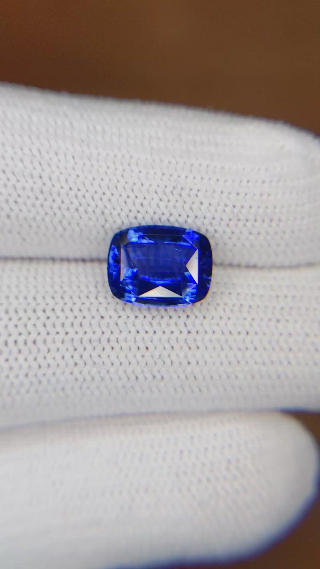 3.08 Ct. Blue Sapphire from Ceylon (Sri Lanka) Size Video