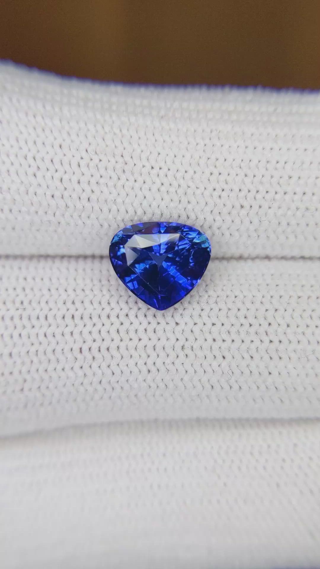 2.93 Ct. Blue Sapphire from Ceylon (Sri Lanka) Size Video