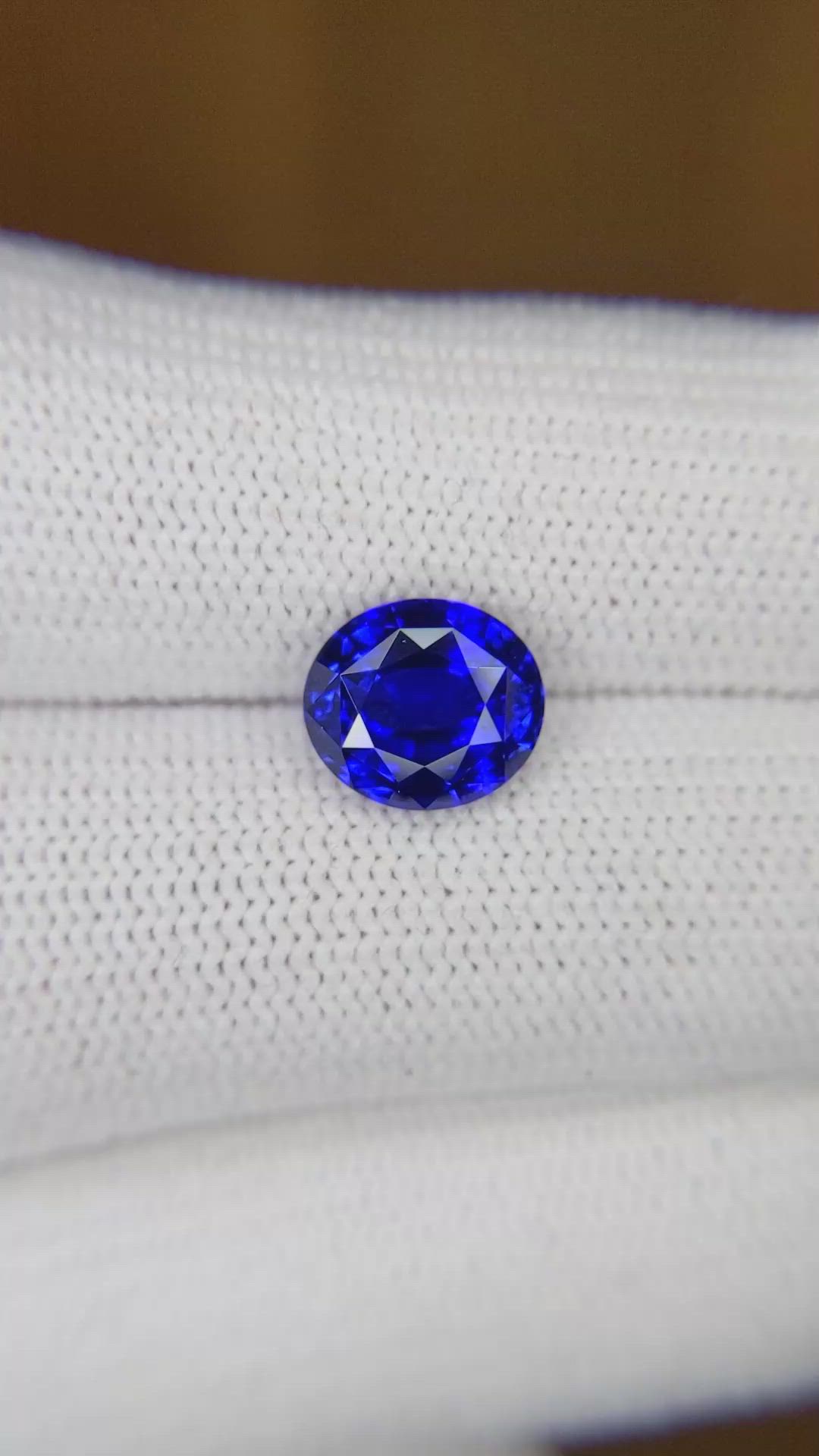 3.19 Ct. Blue Sapphire from Ceylon (Sri Lanka) Size Video