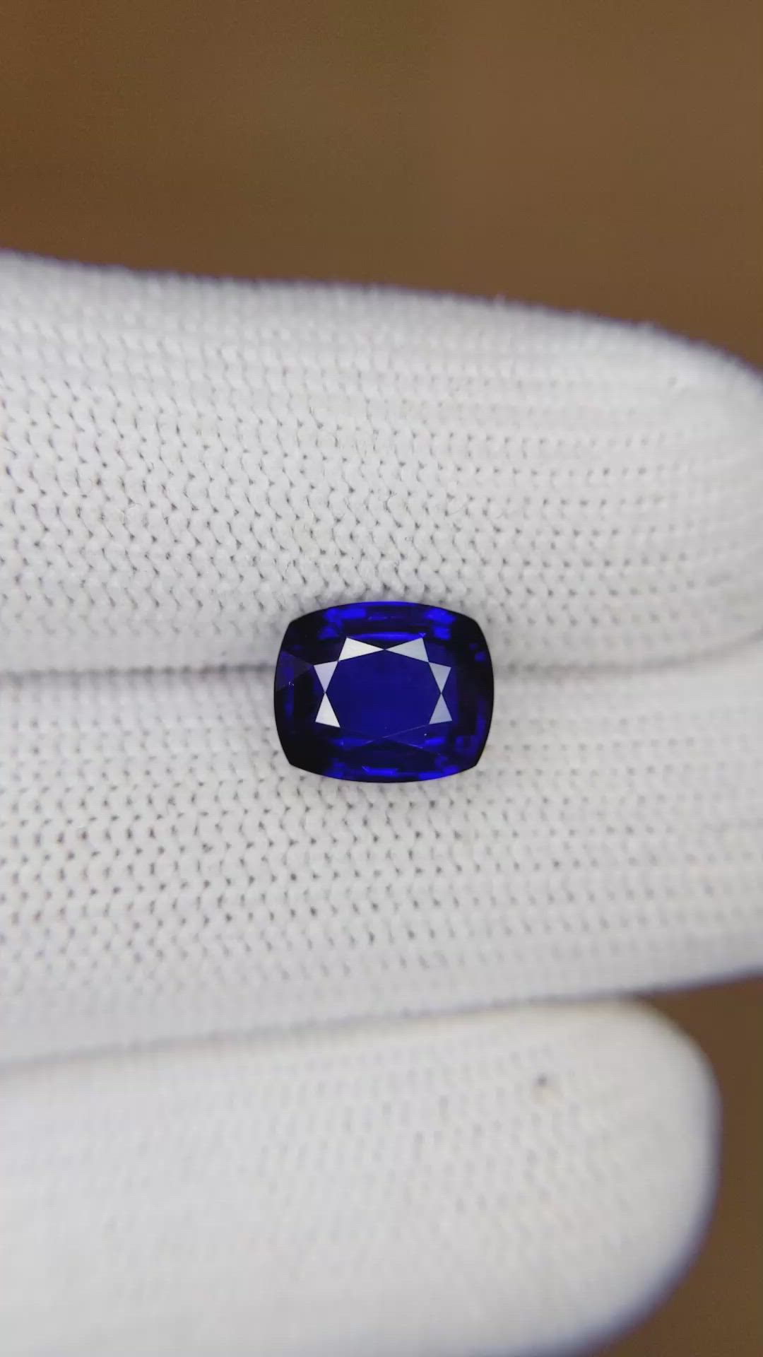3.09 Ct. Blue Sapphire from Ceylon (Sri Lanka) Size Video