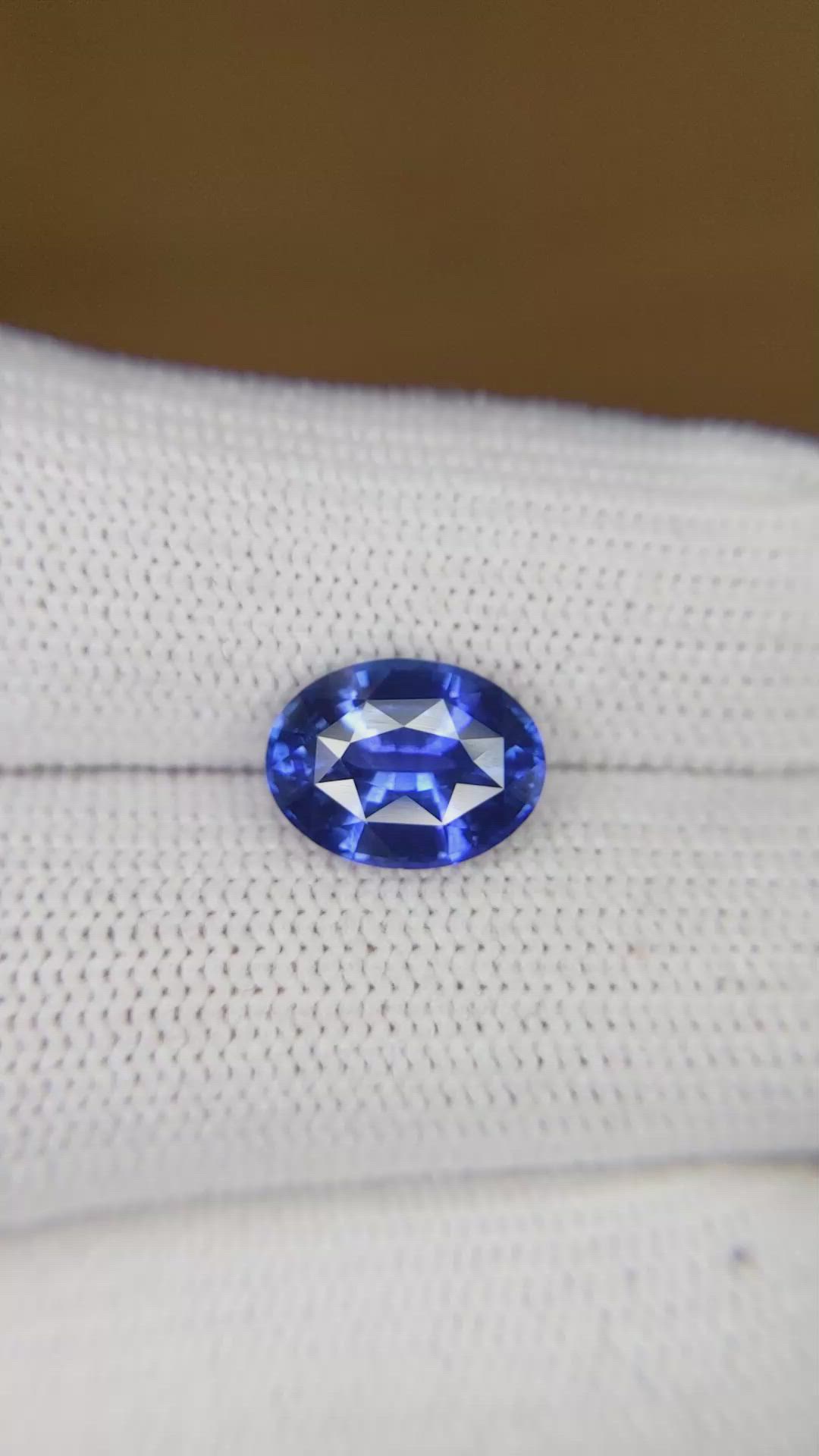 3.41 Ct. Blue Sapphire from Ceylon (Sri Lanka) Size Video