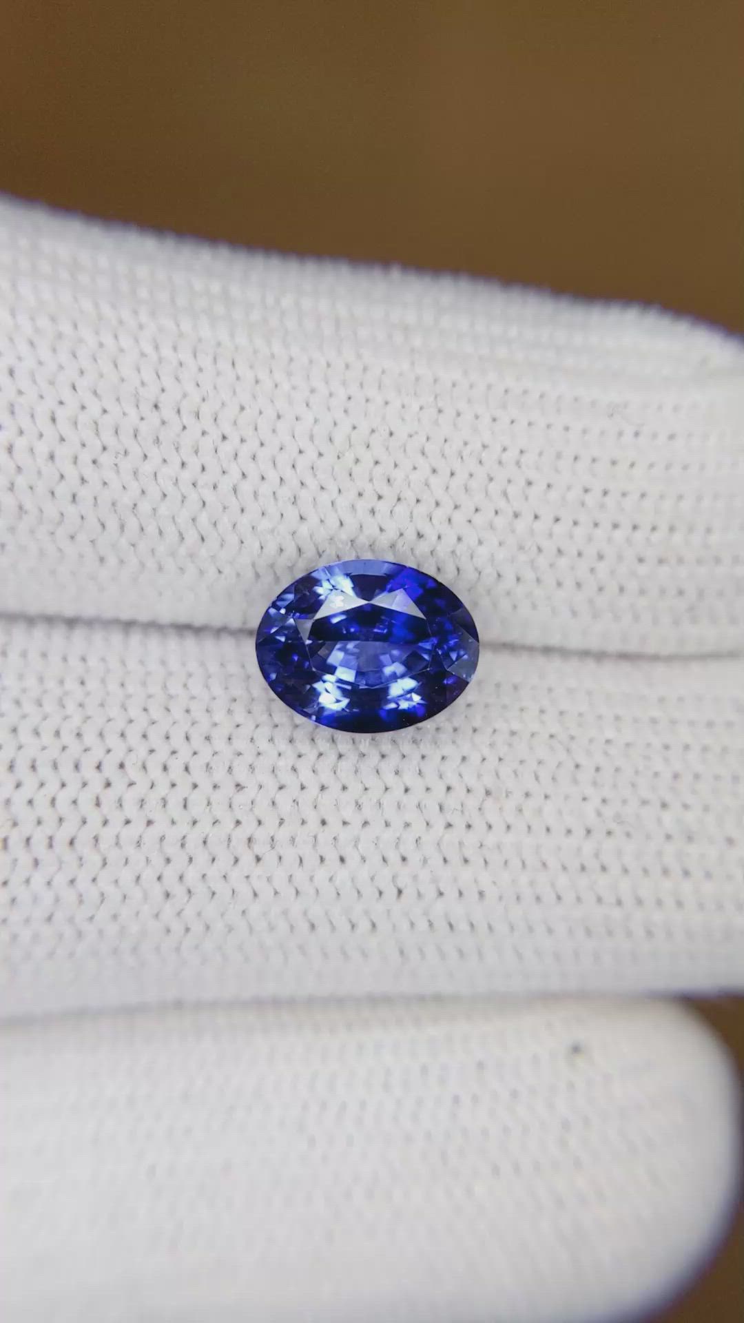 2.93 Ct. Blue Sapphire from Ceylon (Sri Lanka) Size Video