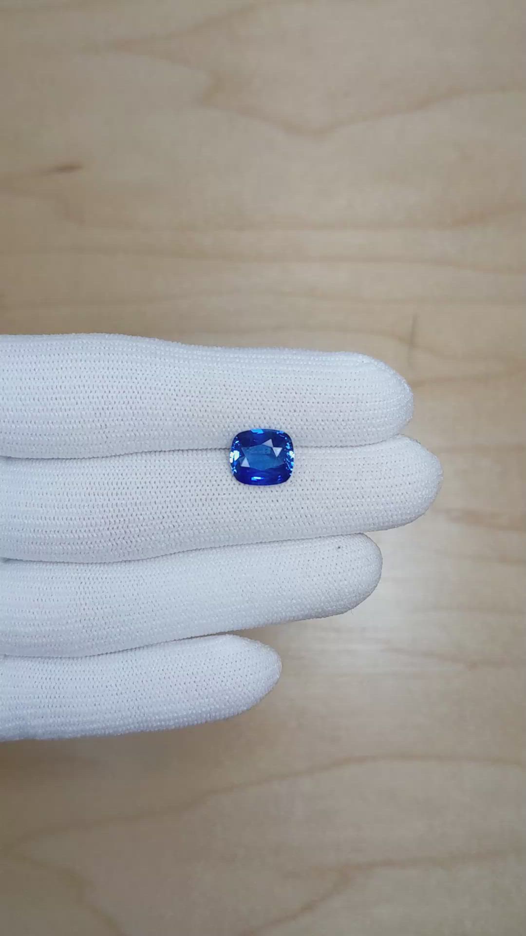 3.67 Ct. Blue Sapphire from Ceylon (Sri Lanka) Size Video