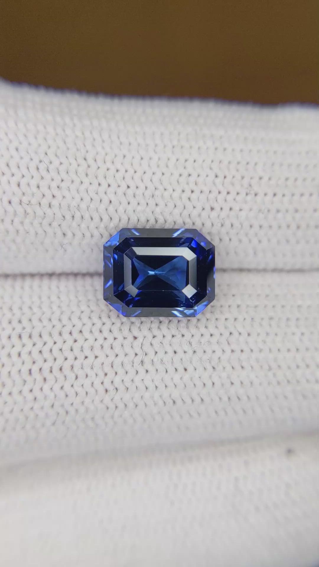4.17 Ct. Blue Sapphire from Ceylon (Sri Lanka) Size Video