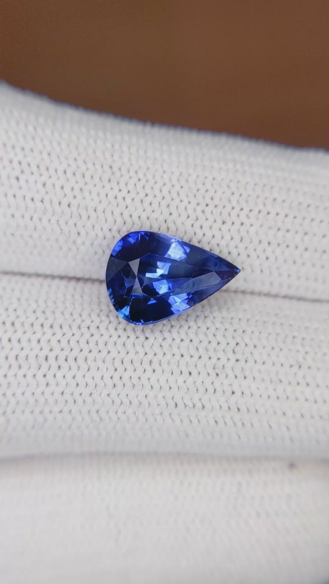 4.50 Ct. Blue Sapphire from Ceylon (Sri Lanka) Size Video