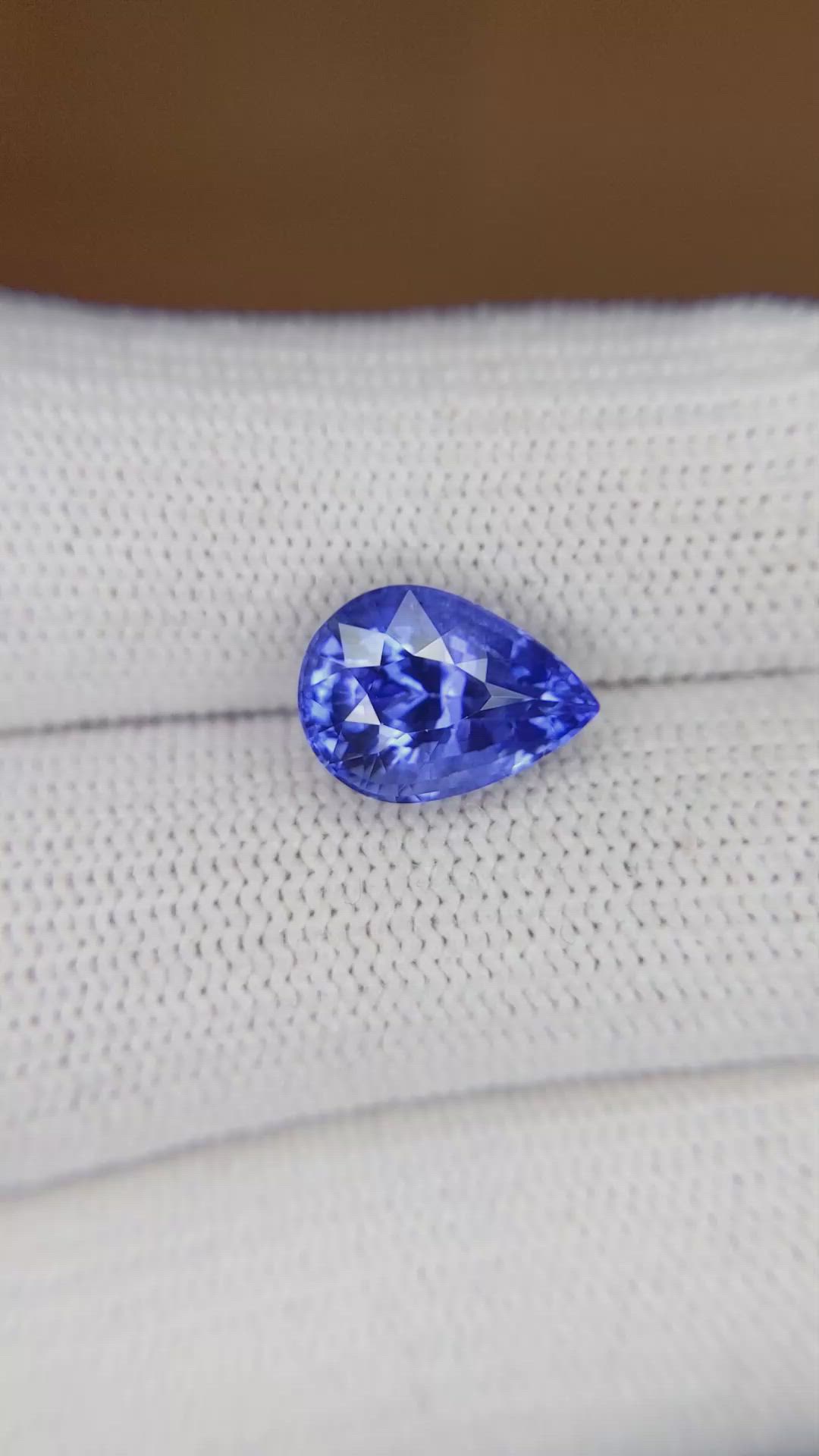 4.31 Ct. Blue Sapphire from Ceylon (Sri Lanka) Size Video