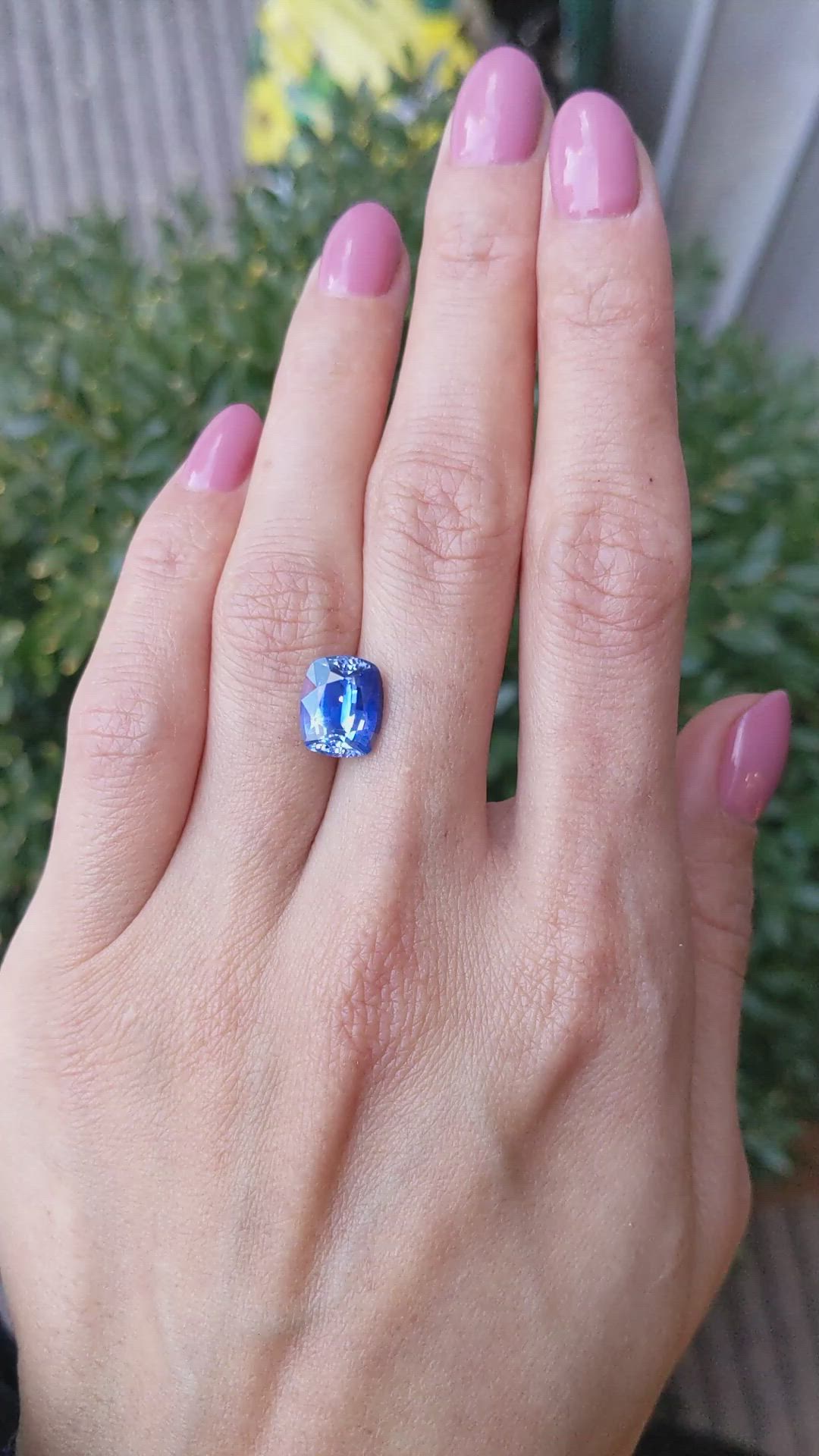 4.20 Ct. Blue Sapphire from Ceylon (Sri Lanka) Size Video