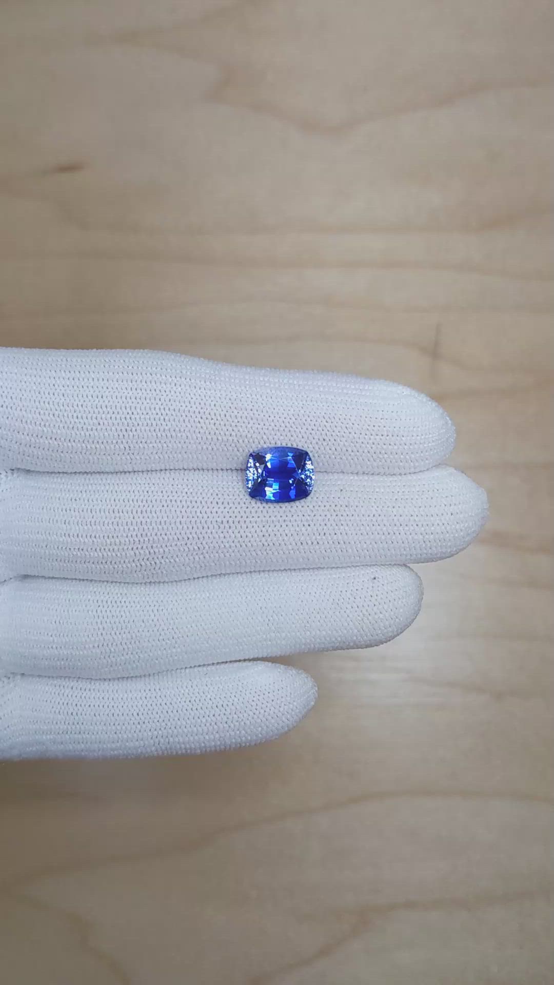 4.20 Ct. Blue Sapphire from Ceylon (Sri Lanka) Size Video