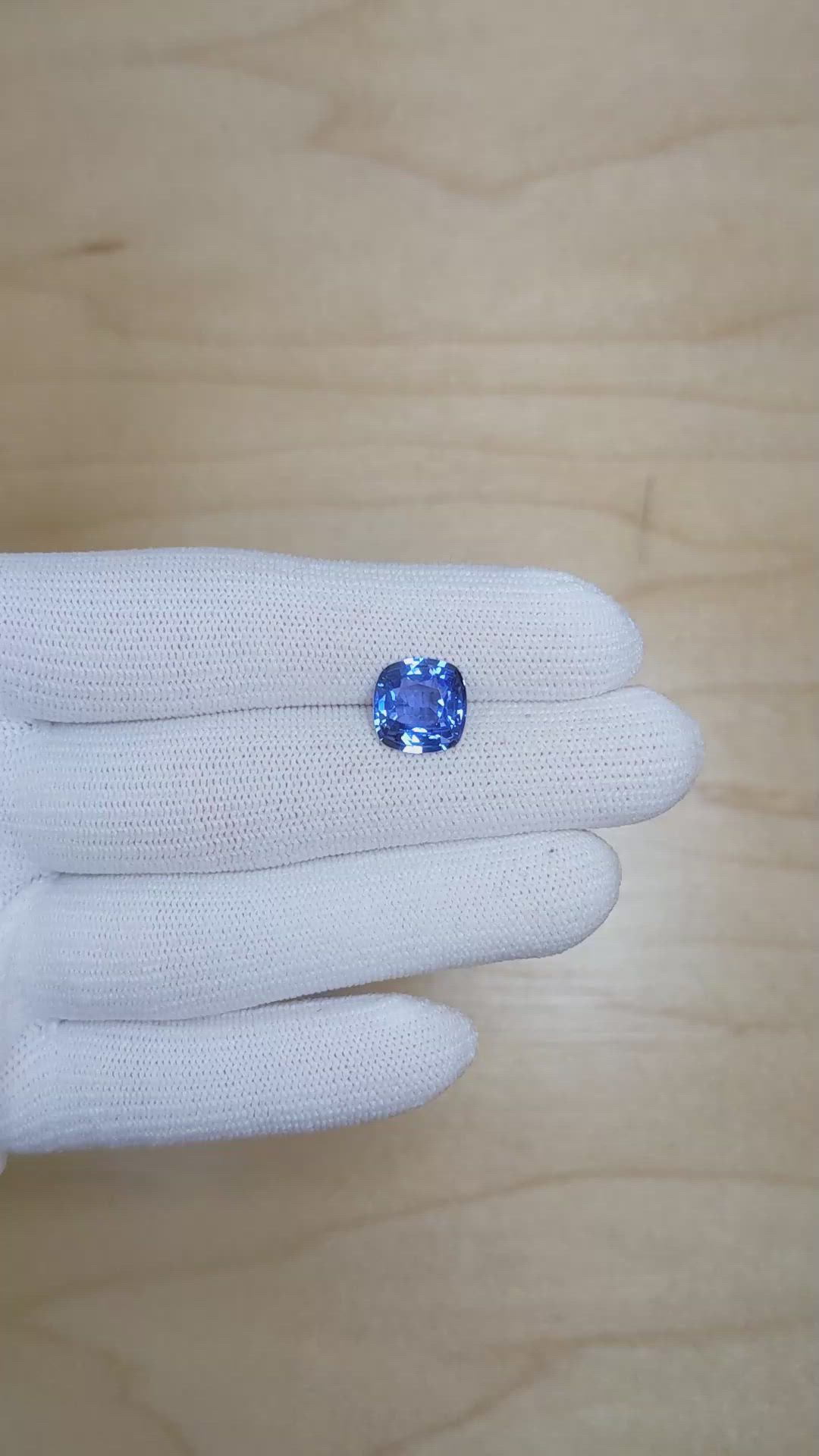 4.65 Ct. Blue Sapphire from Ceylon (Sri Lanka) Size Video
